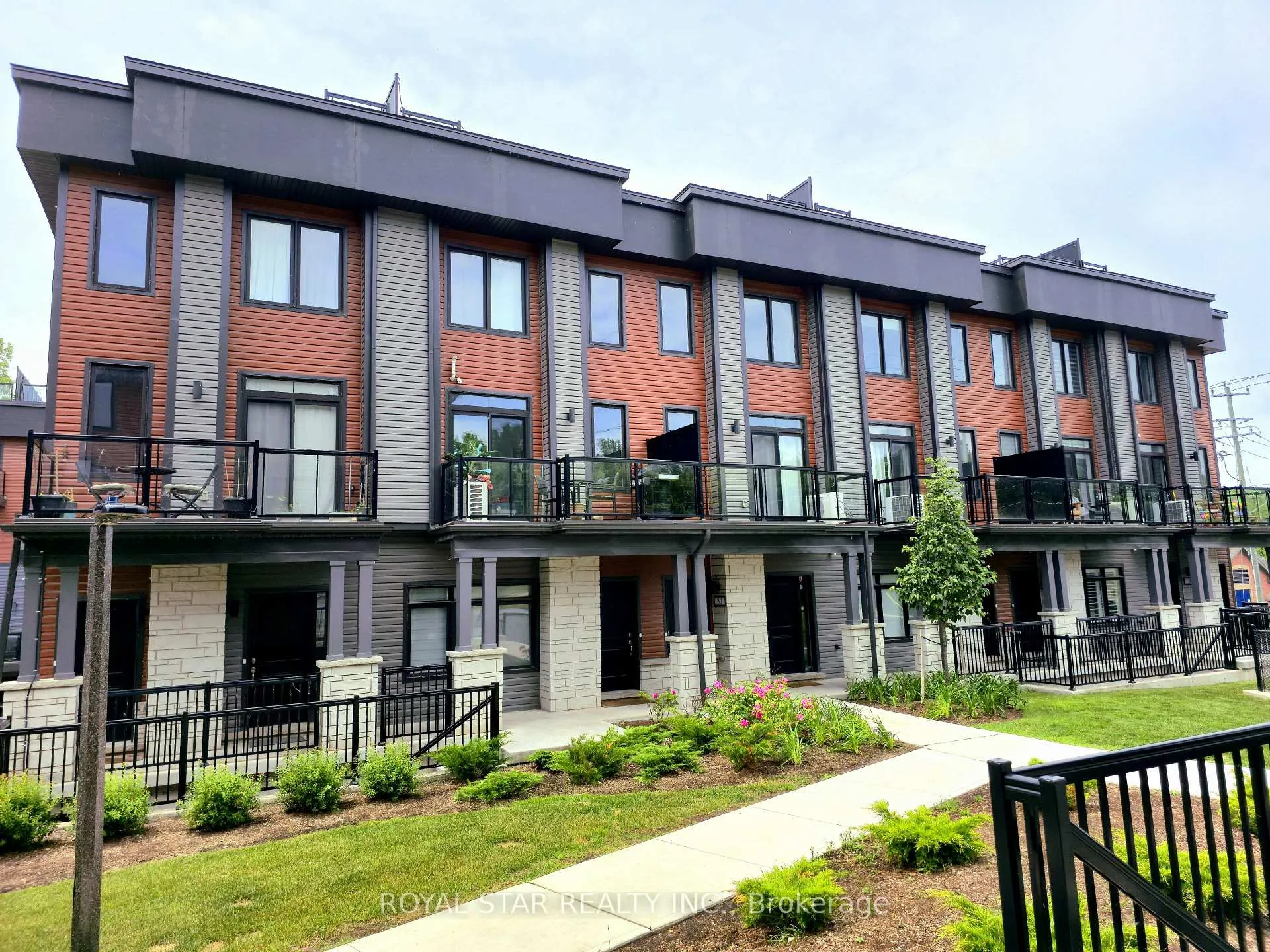 Front of Unit 33, 2 Willow Street