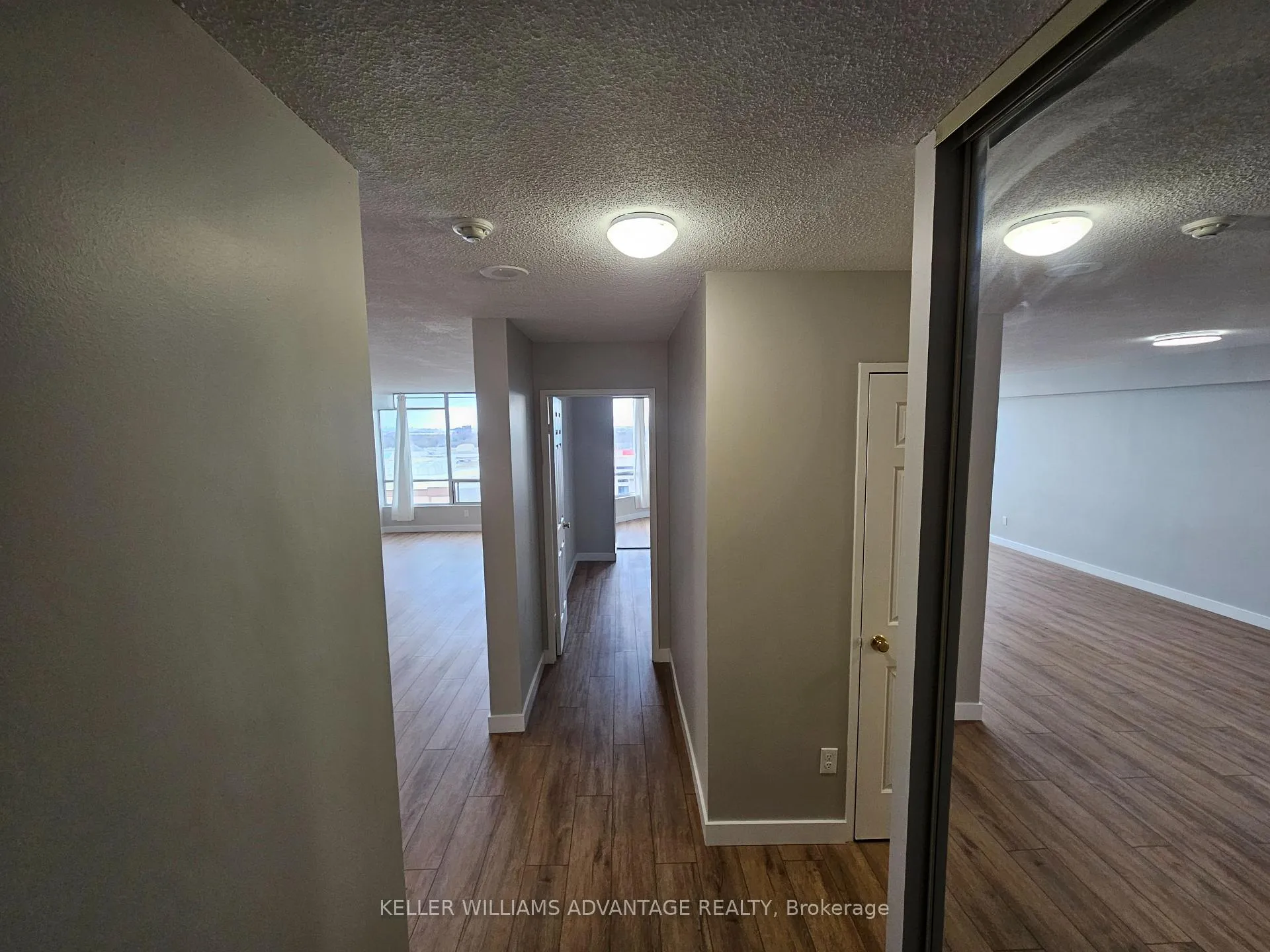 Photo 2 of Unit 1108, 26 Hanover Road, Brampton, Queen Street Corridor — HOMEH