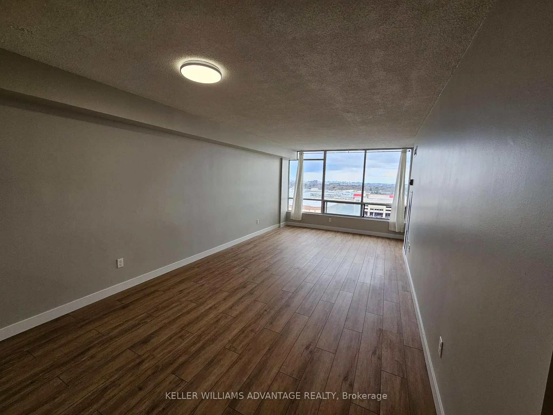 Photo 6 of Unit 1108, 26 Hanover Road, Brampton, Queen Street Corridor — HOMEH