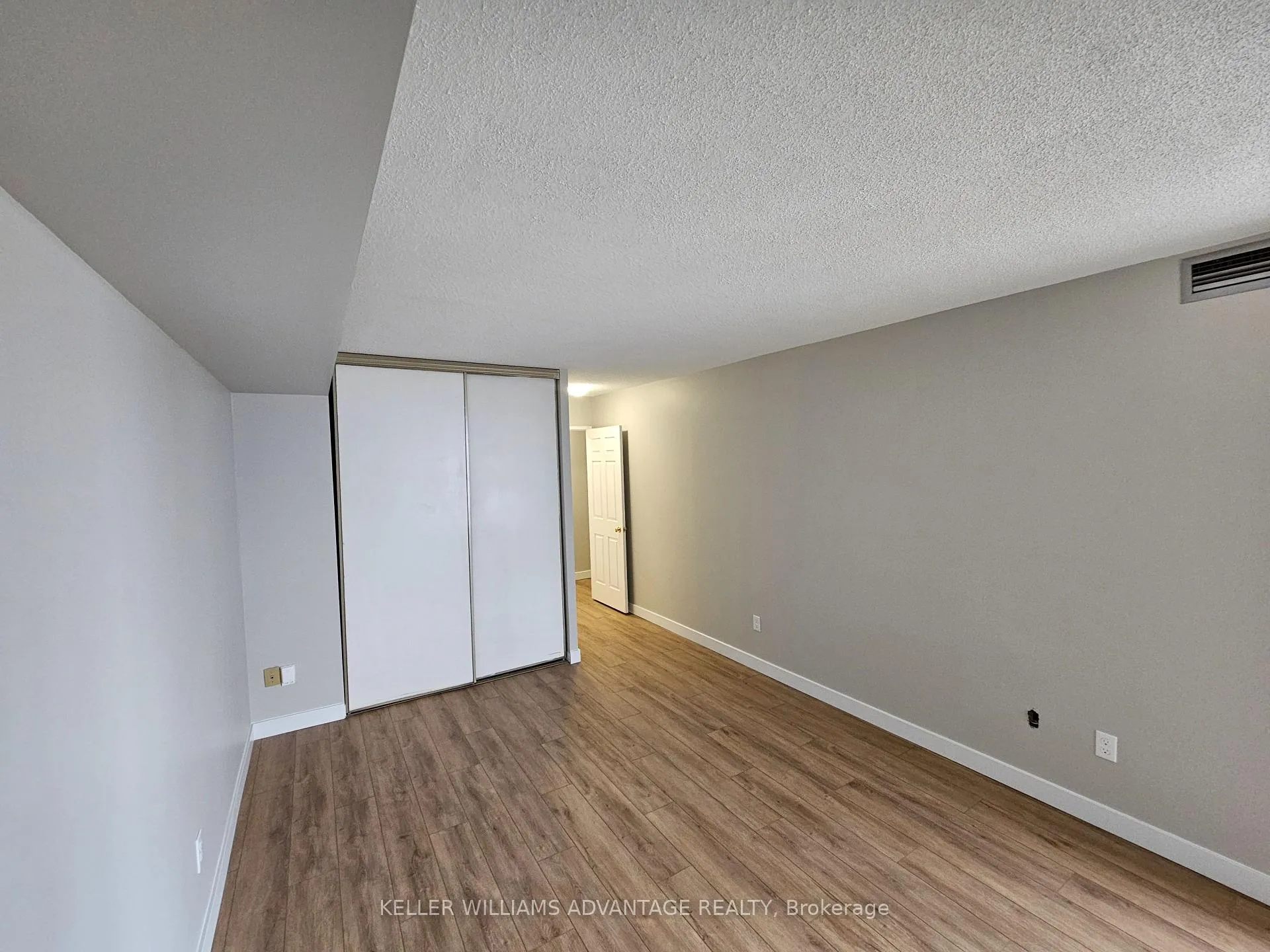 Photo 16 of Unit 1108, 26 Hanover Road, Brampton, Queen Street Corridor — HOMEH