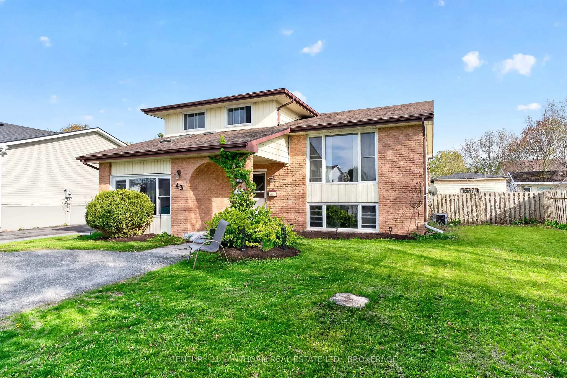 Photo 2 of 43 Mortensen Drive, Loyalist, Amherstview — HOMEH