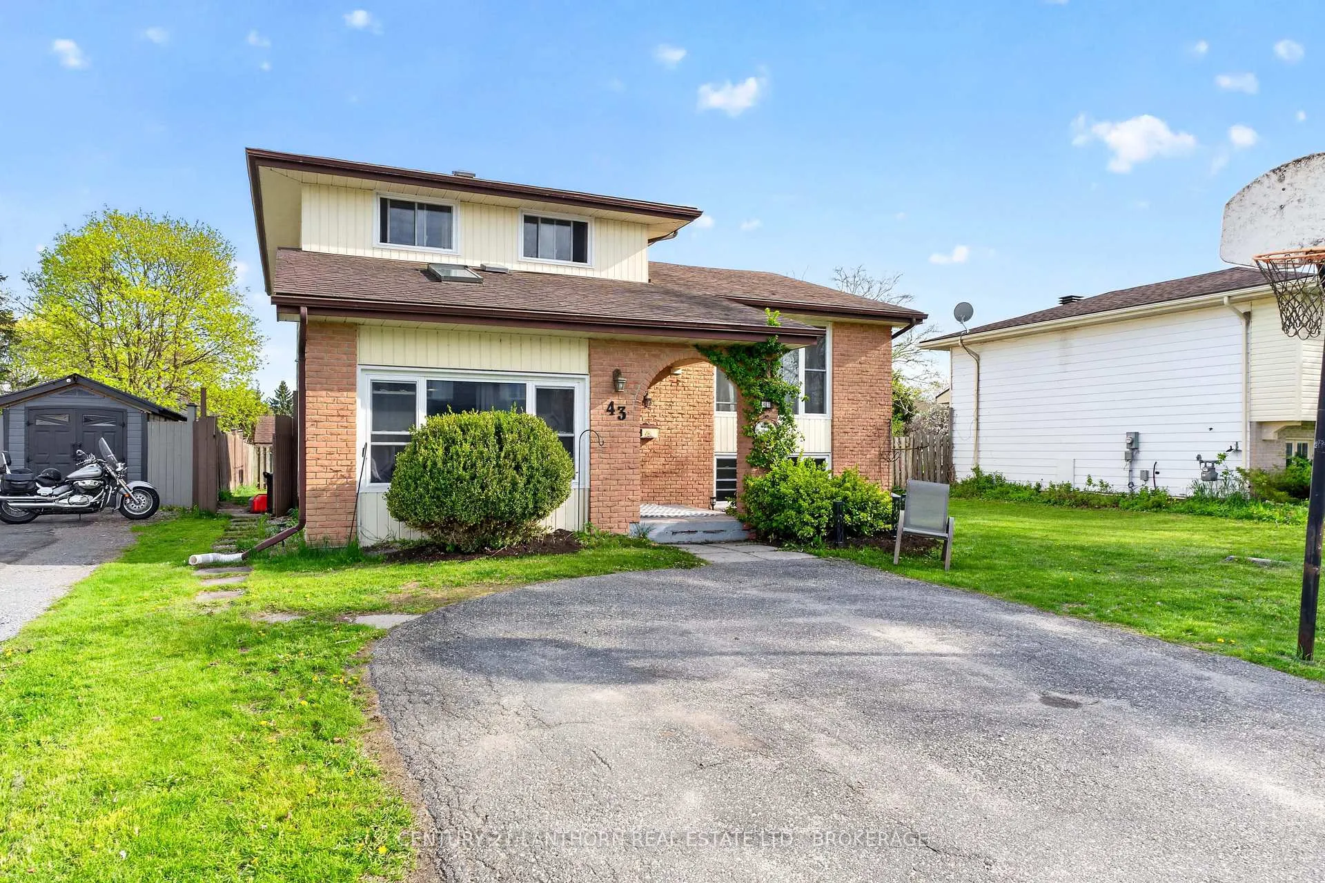 Photo 3 of 43 Mortensen Drive, Loyalist, Amherstview — HOMEH