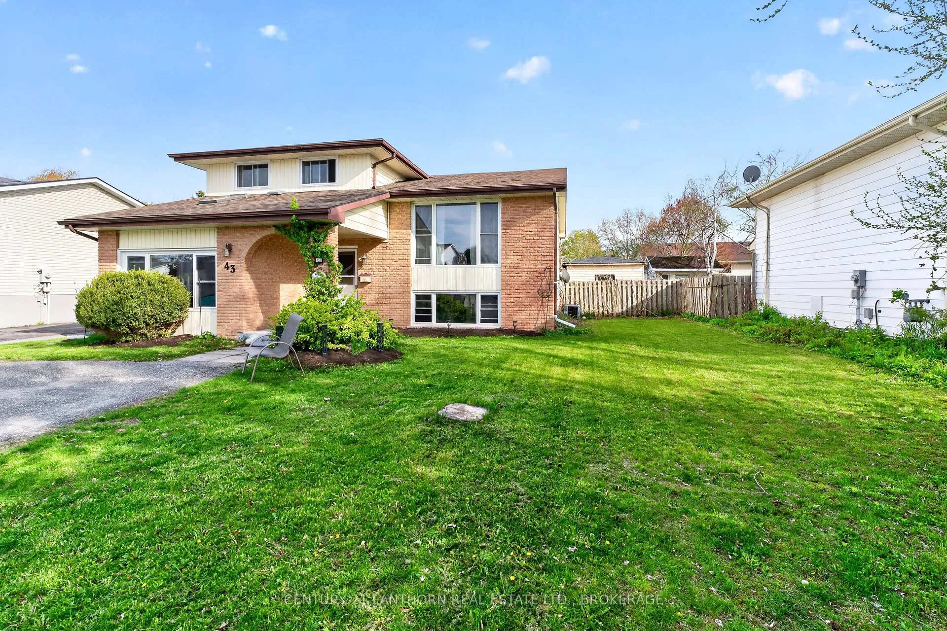 Photo 4 of 43 Mortensen Drive, Loyalist, Amherstview — HOMEH