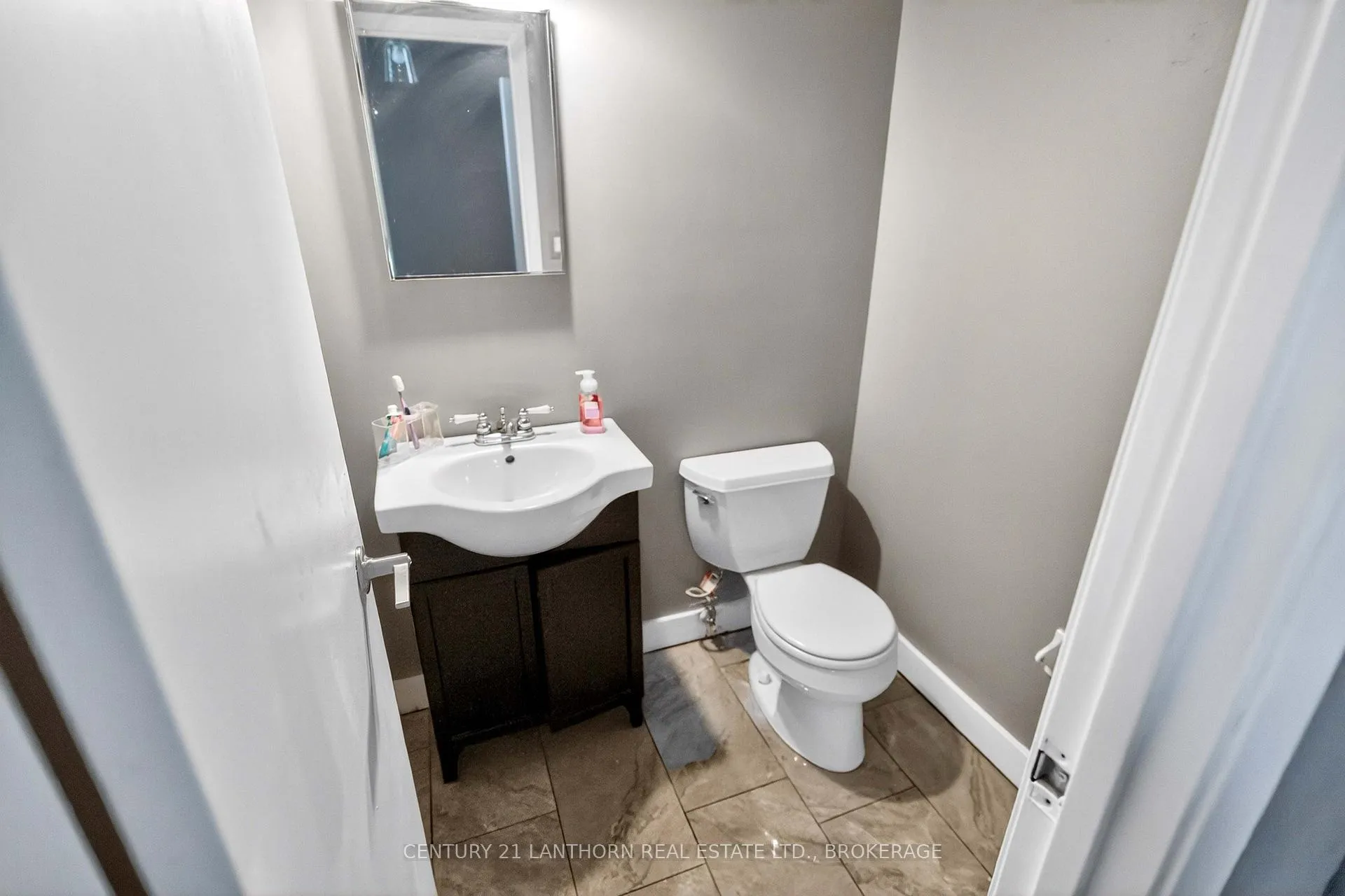 Photo 25 of 43 Mortensen Drive, Loyalist, Amherstview — HOMEH
