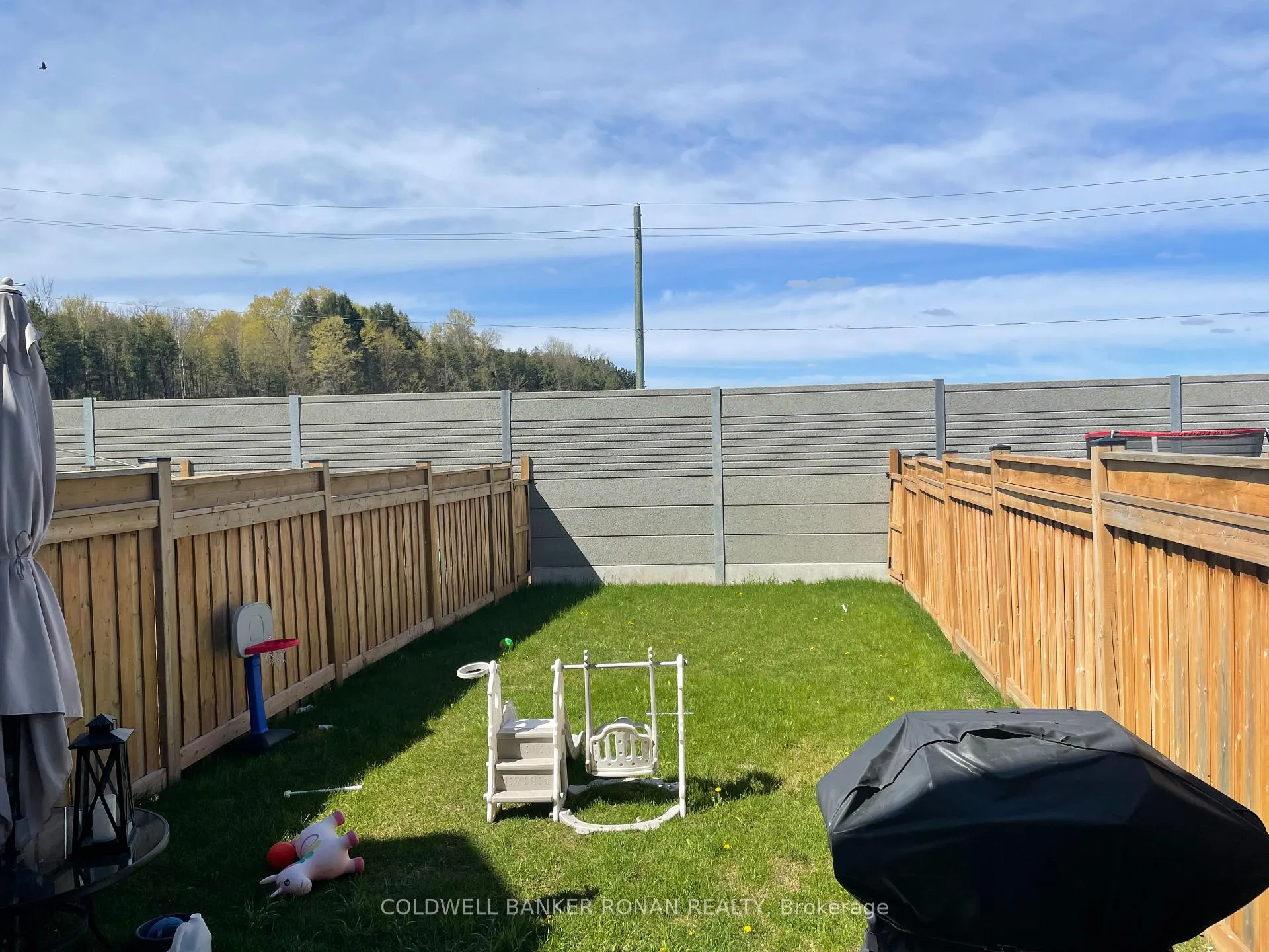 Photo 7 of 153 Walker Boulevard, New Tecumseth, Alliston — HOMEH