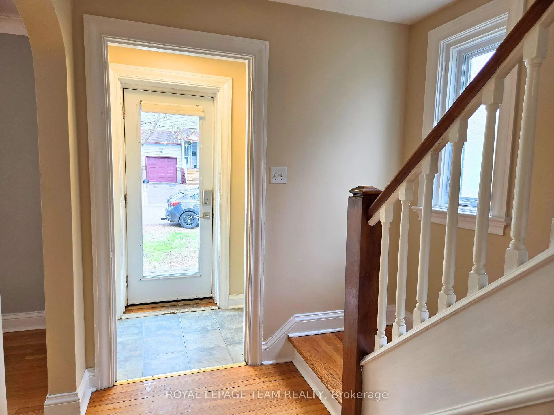Photo 3 of 614 Melbourne Avenue, Ottawa, McKellar/Highland — HOMEH