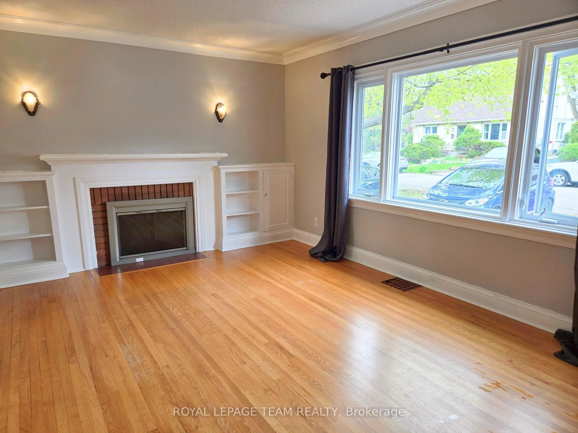 Photo 4 of 614 Melbourne Avenue, Ottawa, McKellar/Highland — HOMEH