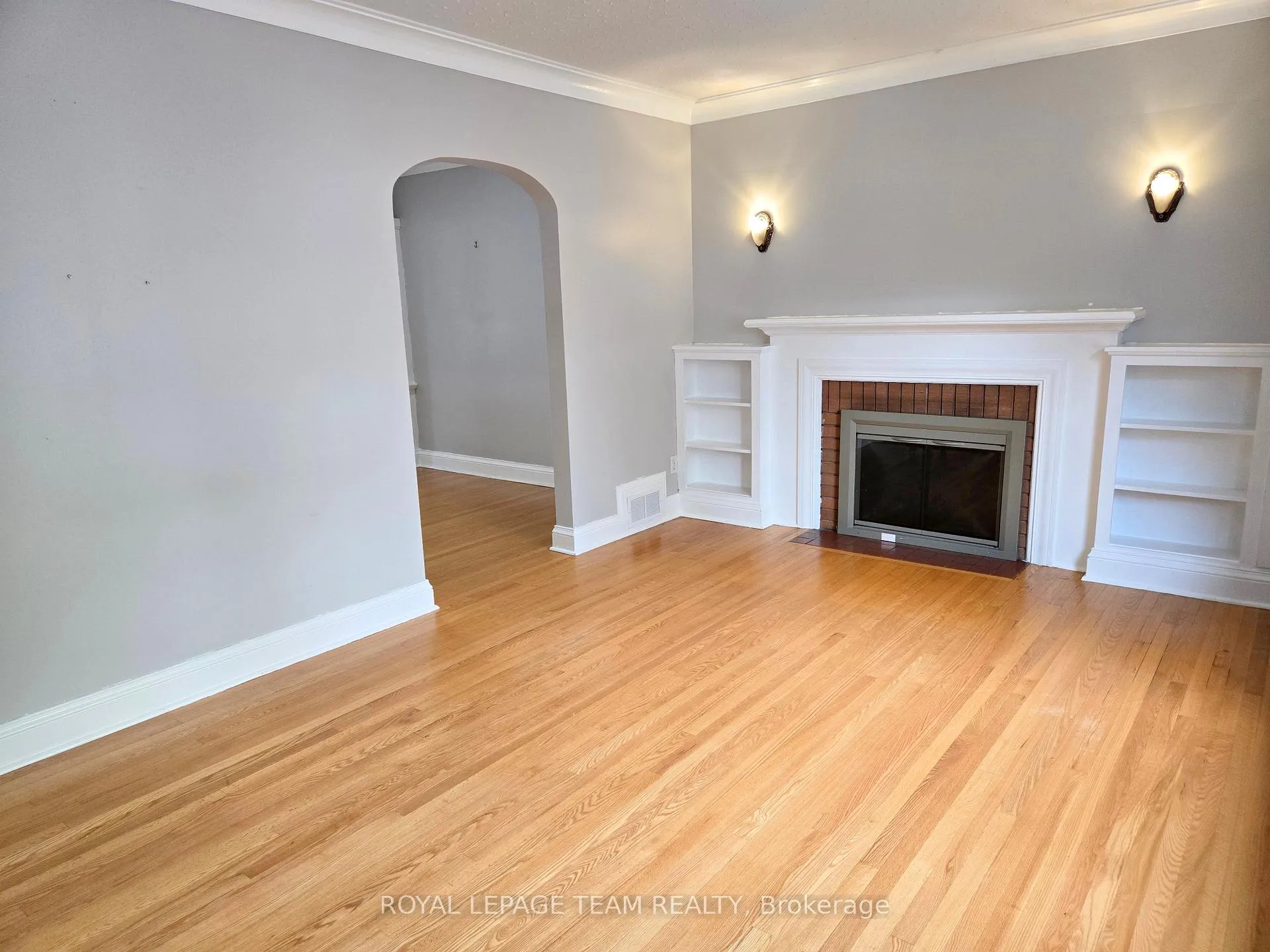 Photo 5 of 614 Melbourne Avenue, Ottawa, McKellar/Highland — HOMEH