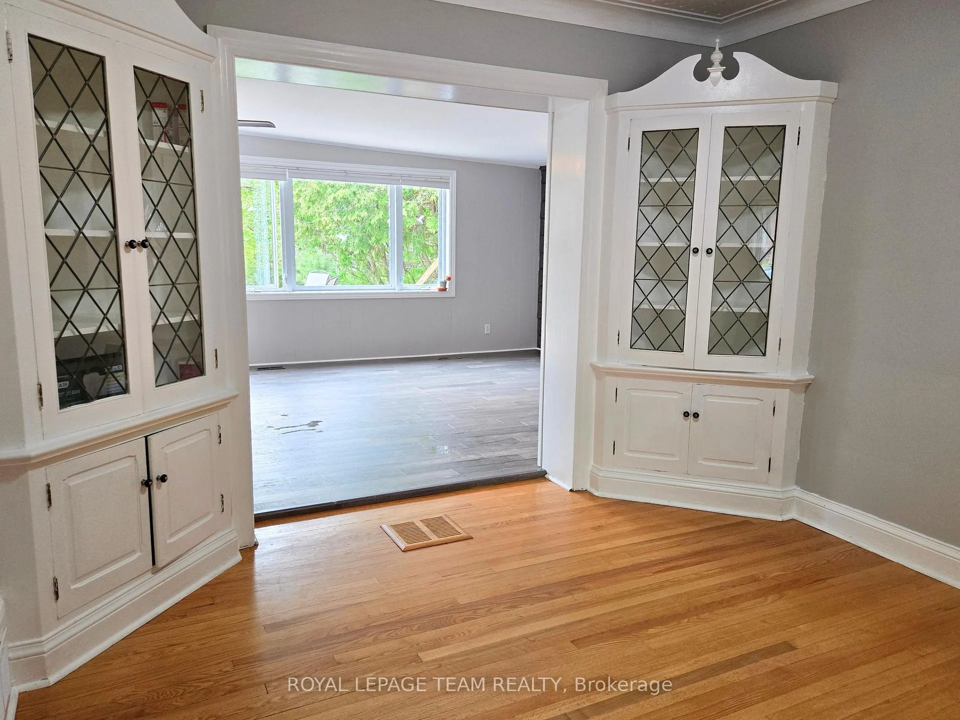 Photo 7 of 614 Melbourne Avenue, Ottawa, McKellar/Highland — HOMEH