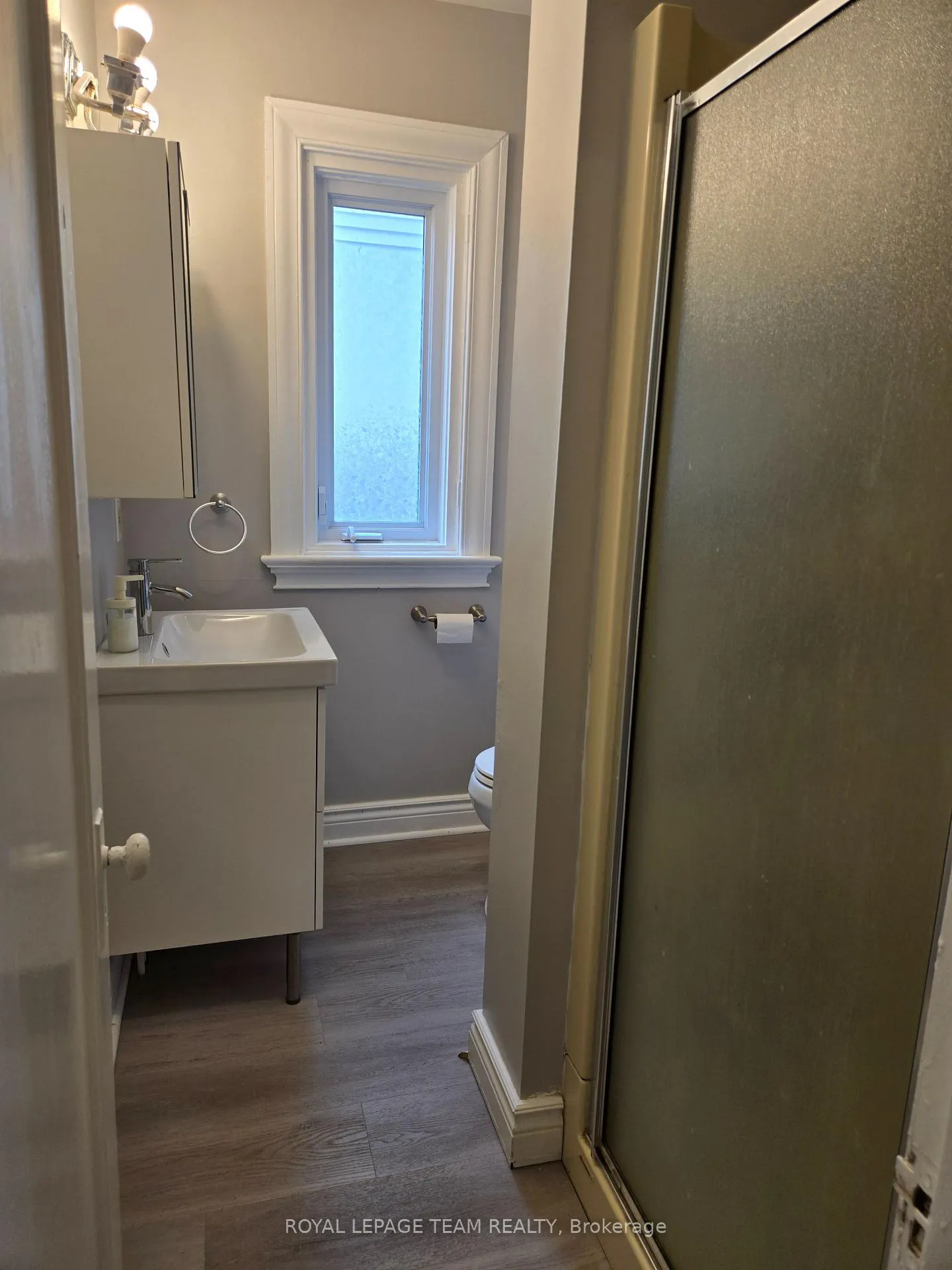 Photo 13 of 614 Melbourne Avenue, Ottawa, McKellar/Highland — HOMEH