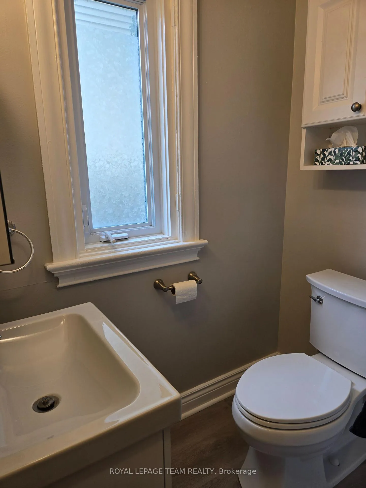 Photo 14 of 614 Melbourne Avenue, Ottawa, McKellar/Highland — HOMEH