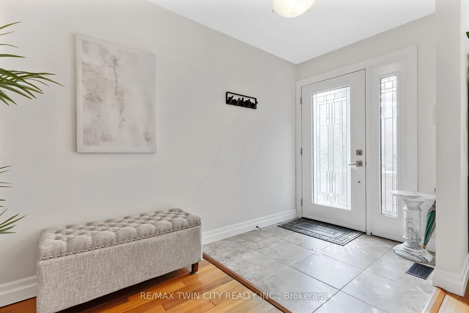 Photo 3 of 286 Normandy Avenue, Waterloo, Colonial Acres — HOMEH