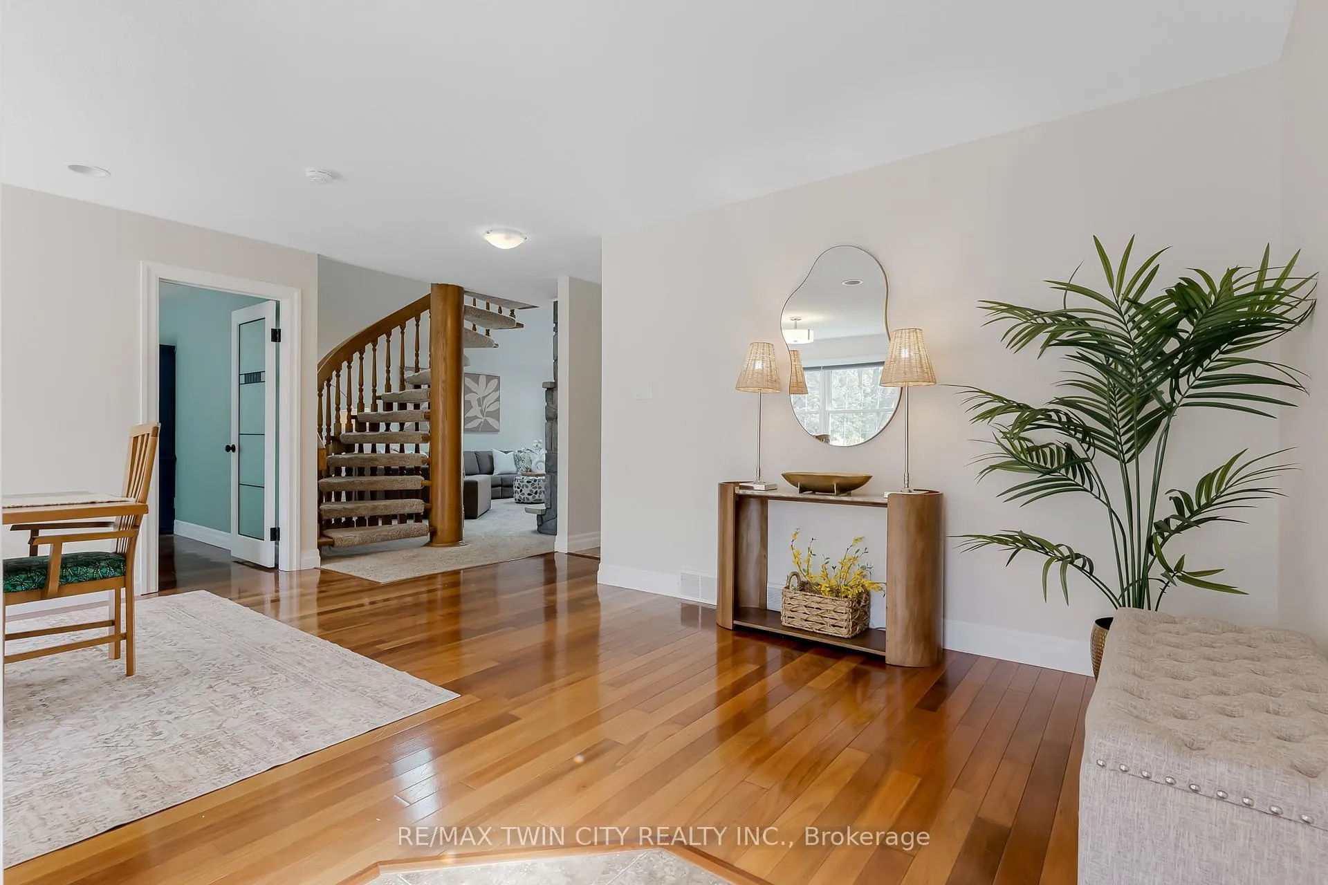 Photo 4 of 286 Normandy Avenue, Waterloo, Colonial Acres — HOMEH