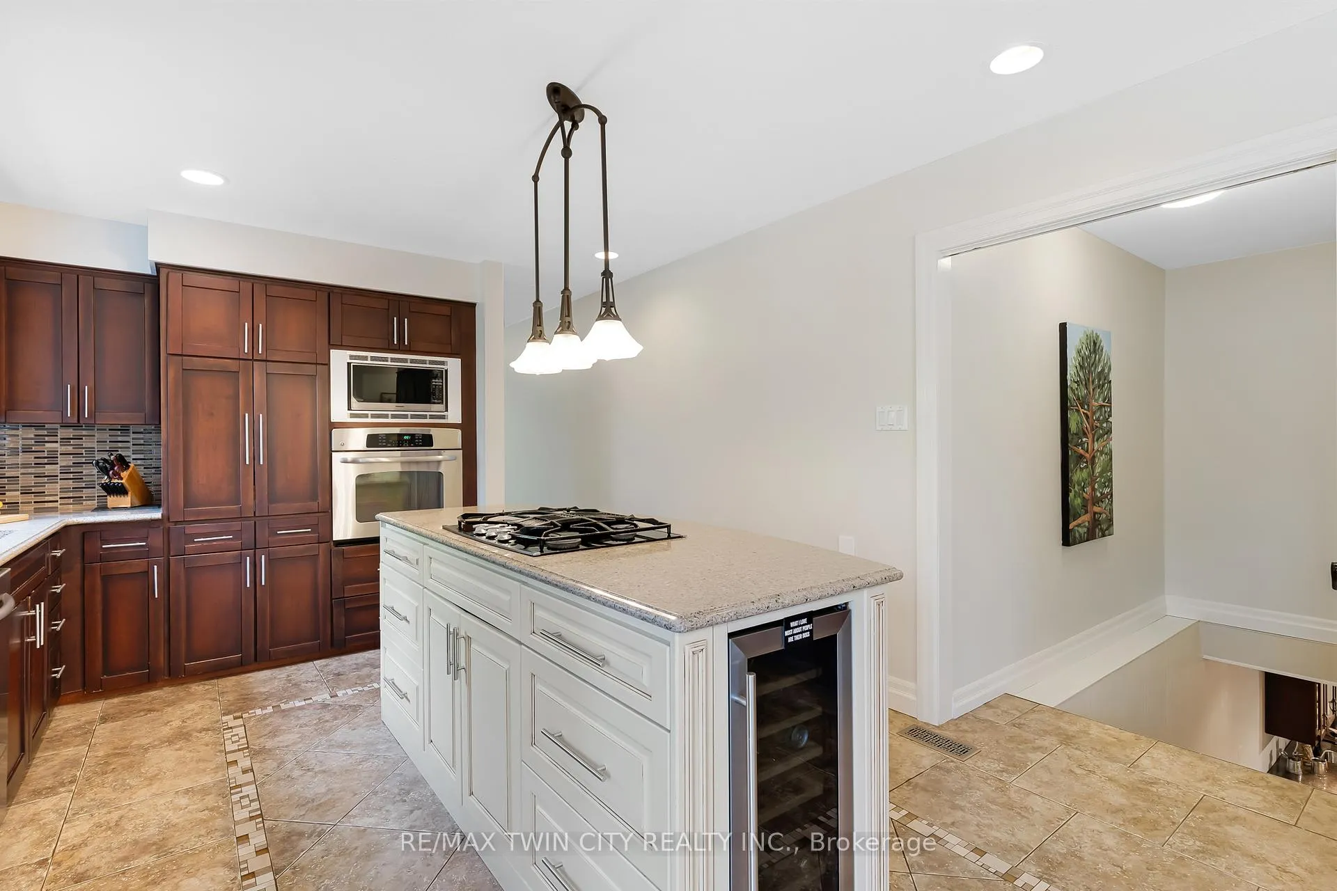 Photo 15 of 286 Normandy Avenue, Waterloo, Colonial Acres — HOMEH