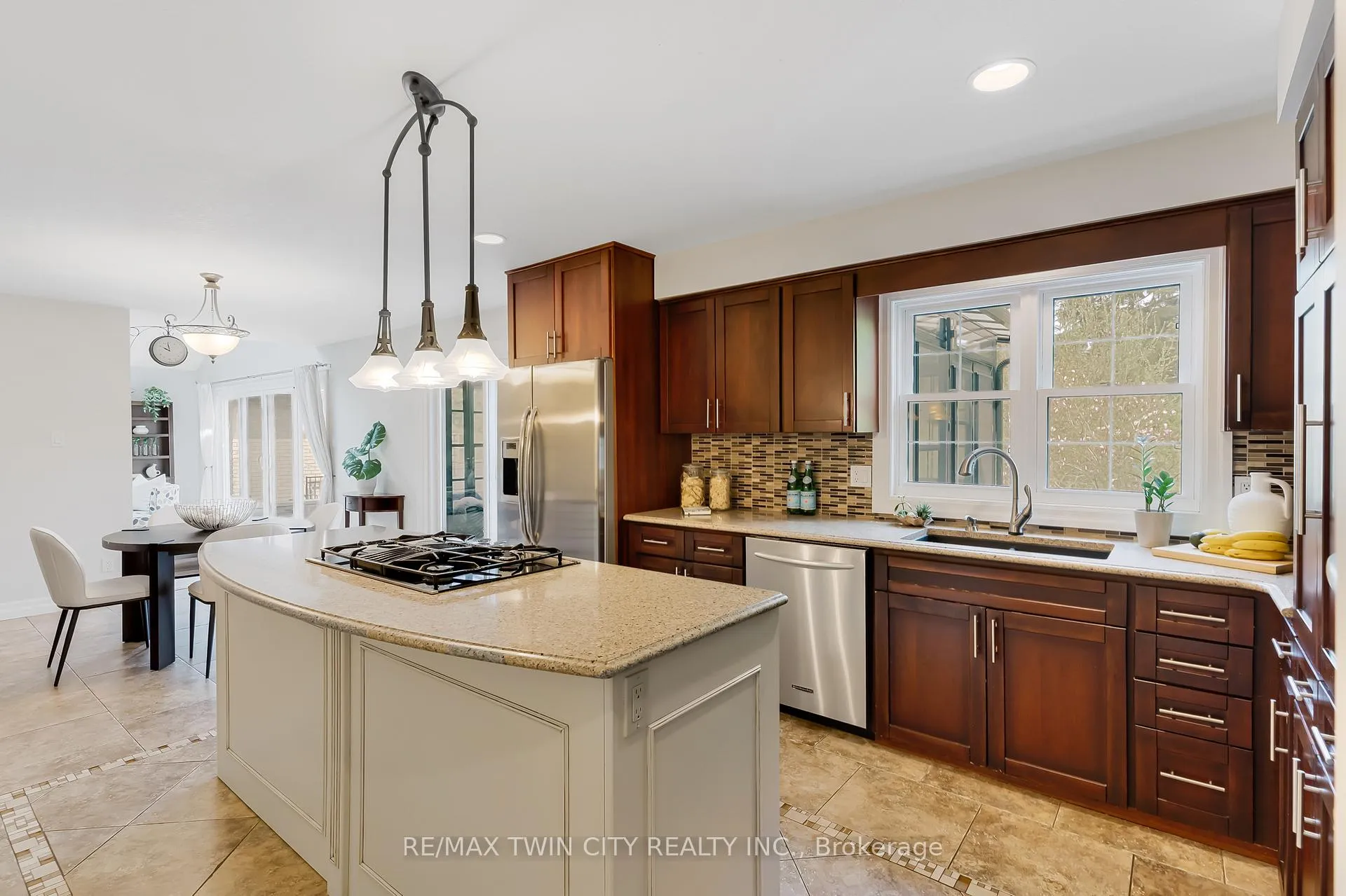 Photo 17 of 286 Normandy Avenue, Waterloo, Colonial Acres — HOMEH