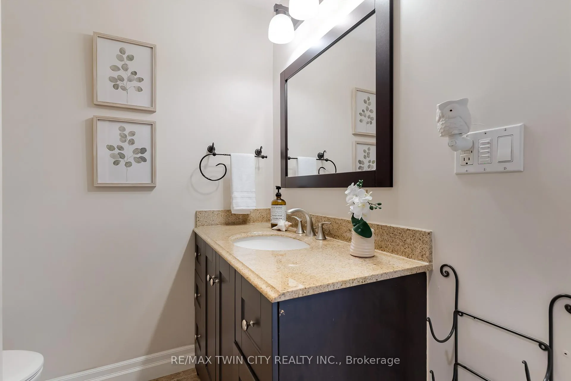 Photo 22 of 286 Normandy Avenue, Waterloo, Colonial Acres — HOMEH