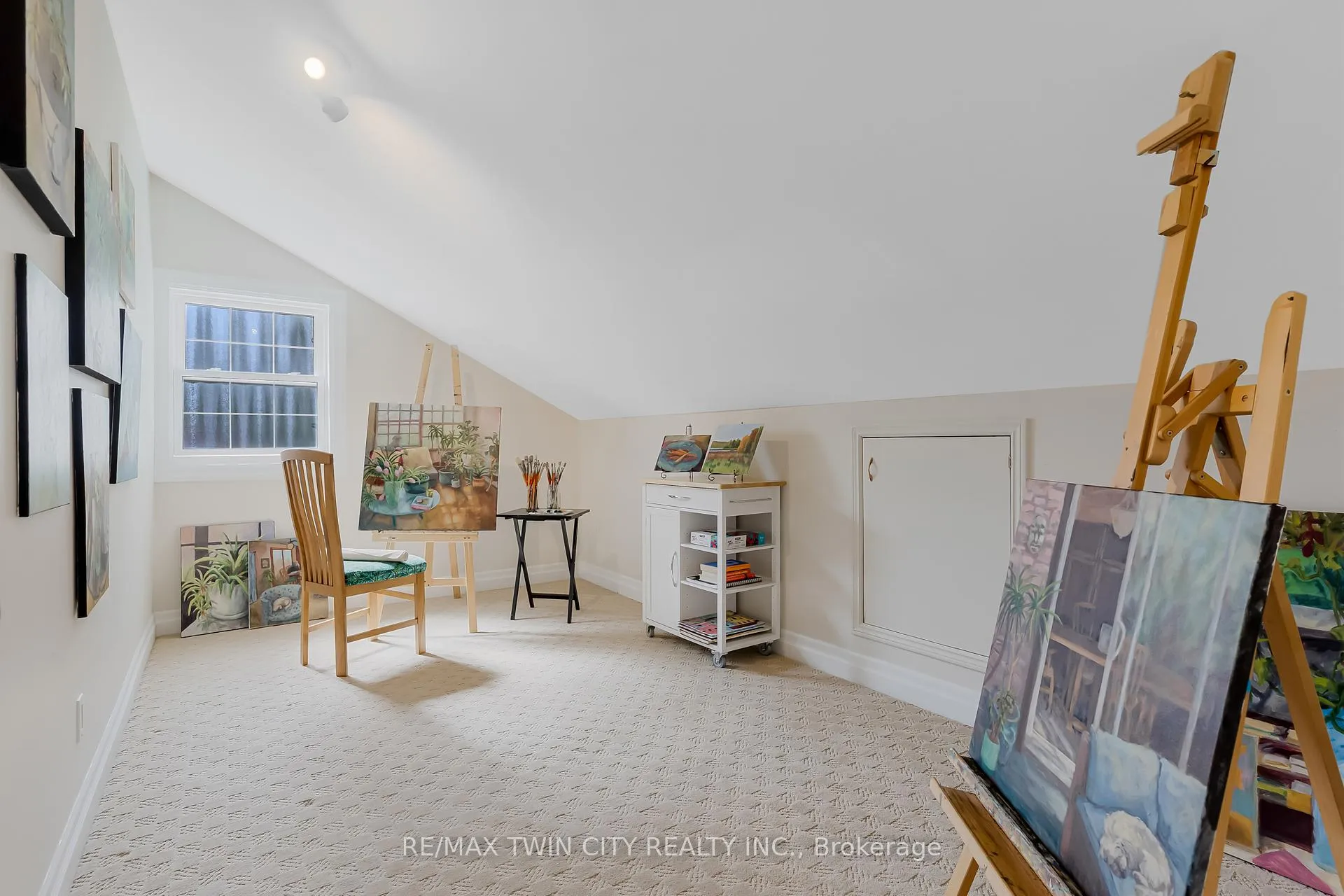 Photo 23 of 286 Normandy Avenue, Waterloo, Colonial Acres — HOMEH