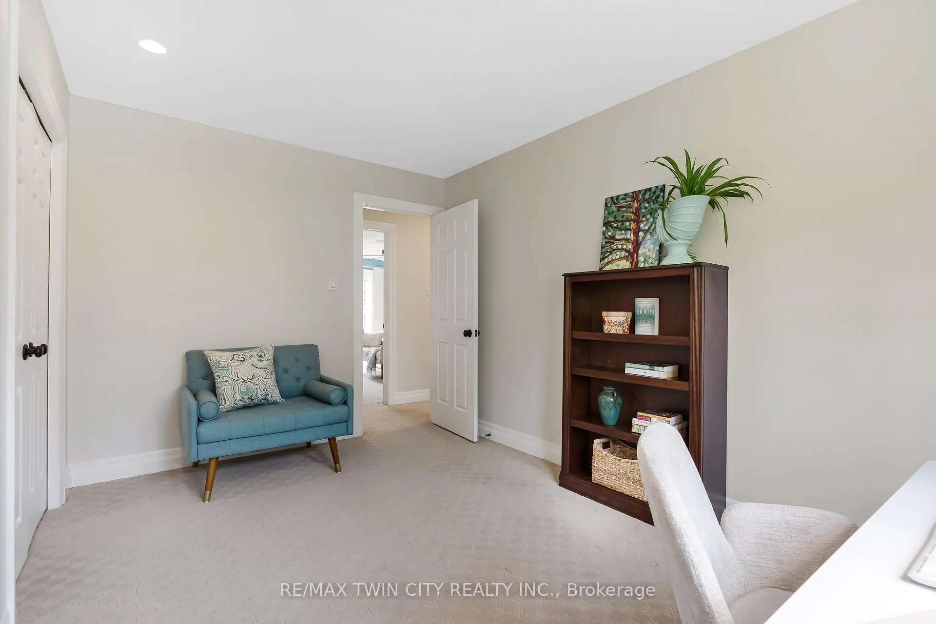 Photo 32 of 286 Normandy Avenue, Waterloo, Colonial Acres — HOMEH