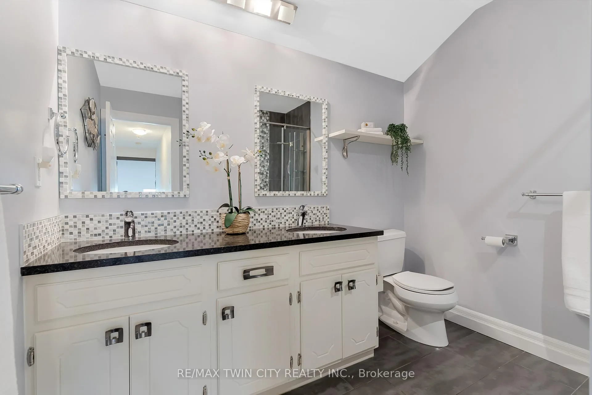 Photo 33 of 286 Normandy Avenue, Waterloo, Colonial Acres — HOMEH