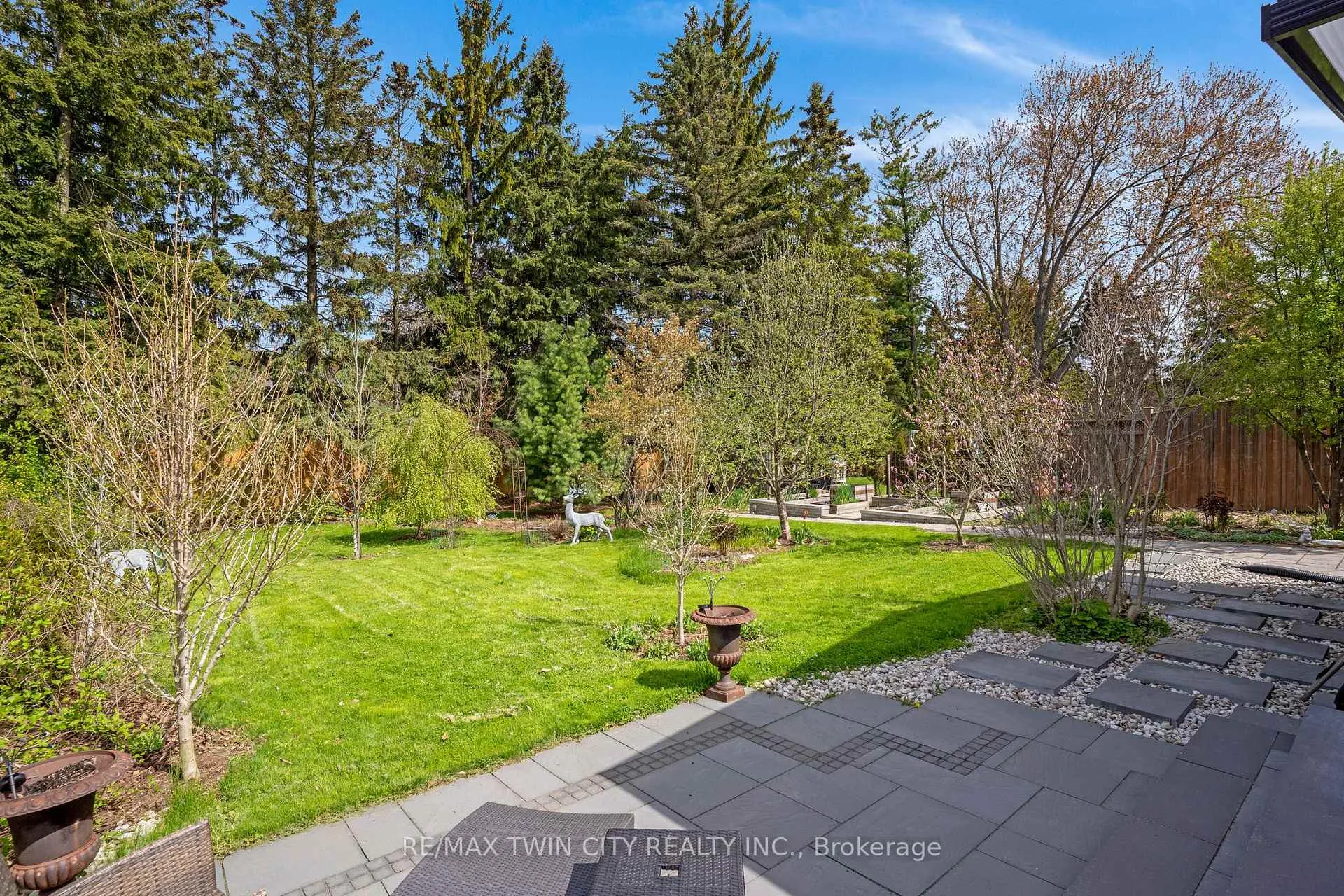 Photo 44 of 286 Normandy Avenue, Waterloo, Colonial Acres — HOMEH