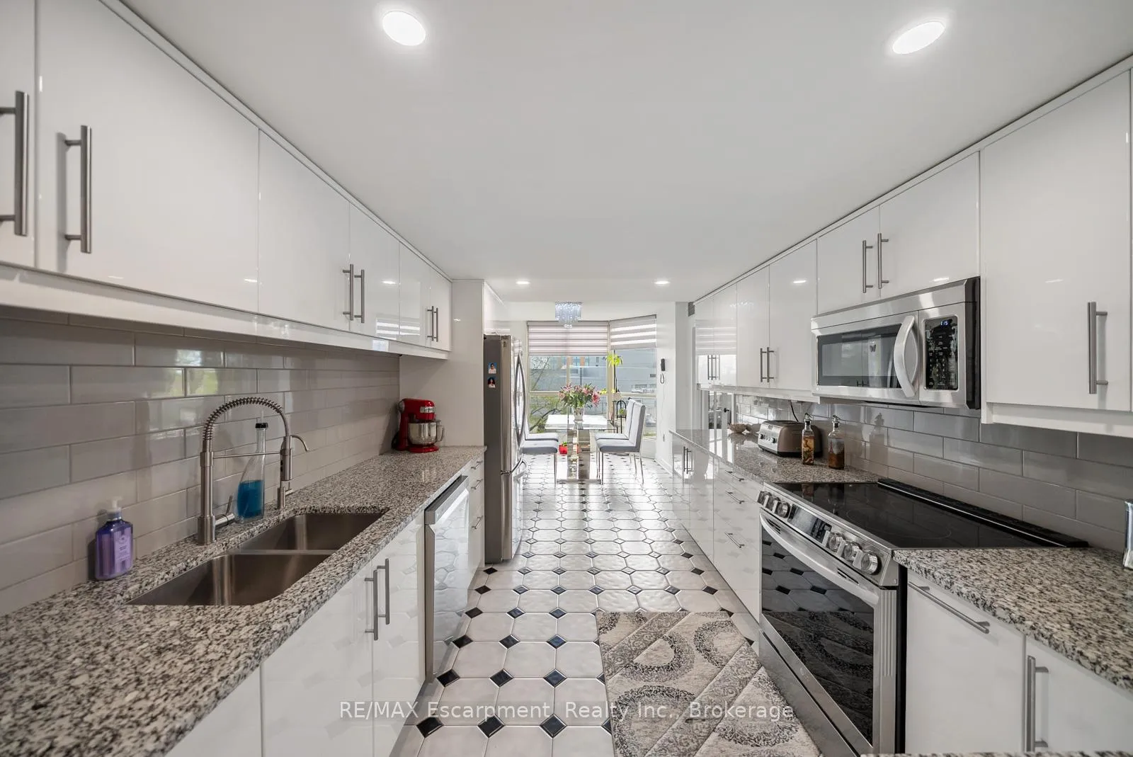 Photo 12 of Unit 301, 1237 North Shore Boulevard E, Burlington, Brant — HOMEH