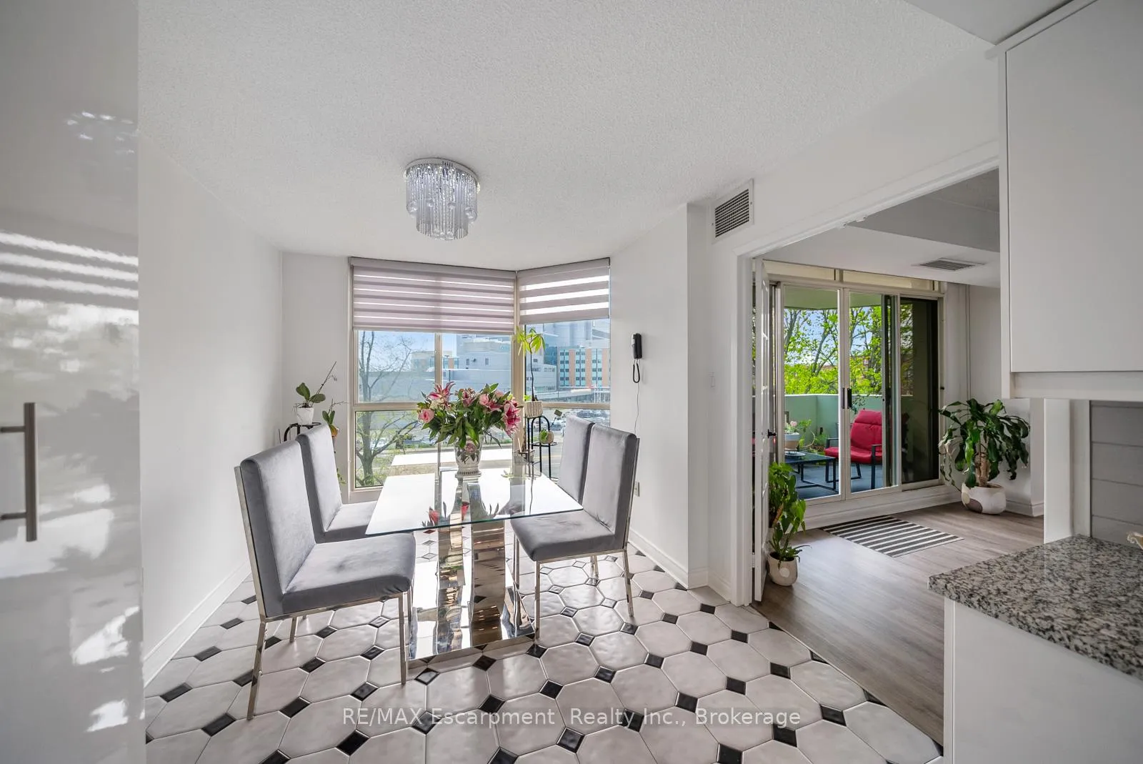 Photo 14 of Unit 301, 1237 North Shore Boulevard E, Burlington, Brant — HOMEH