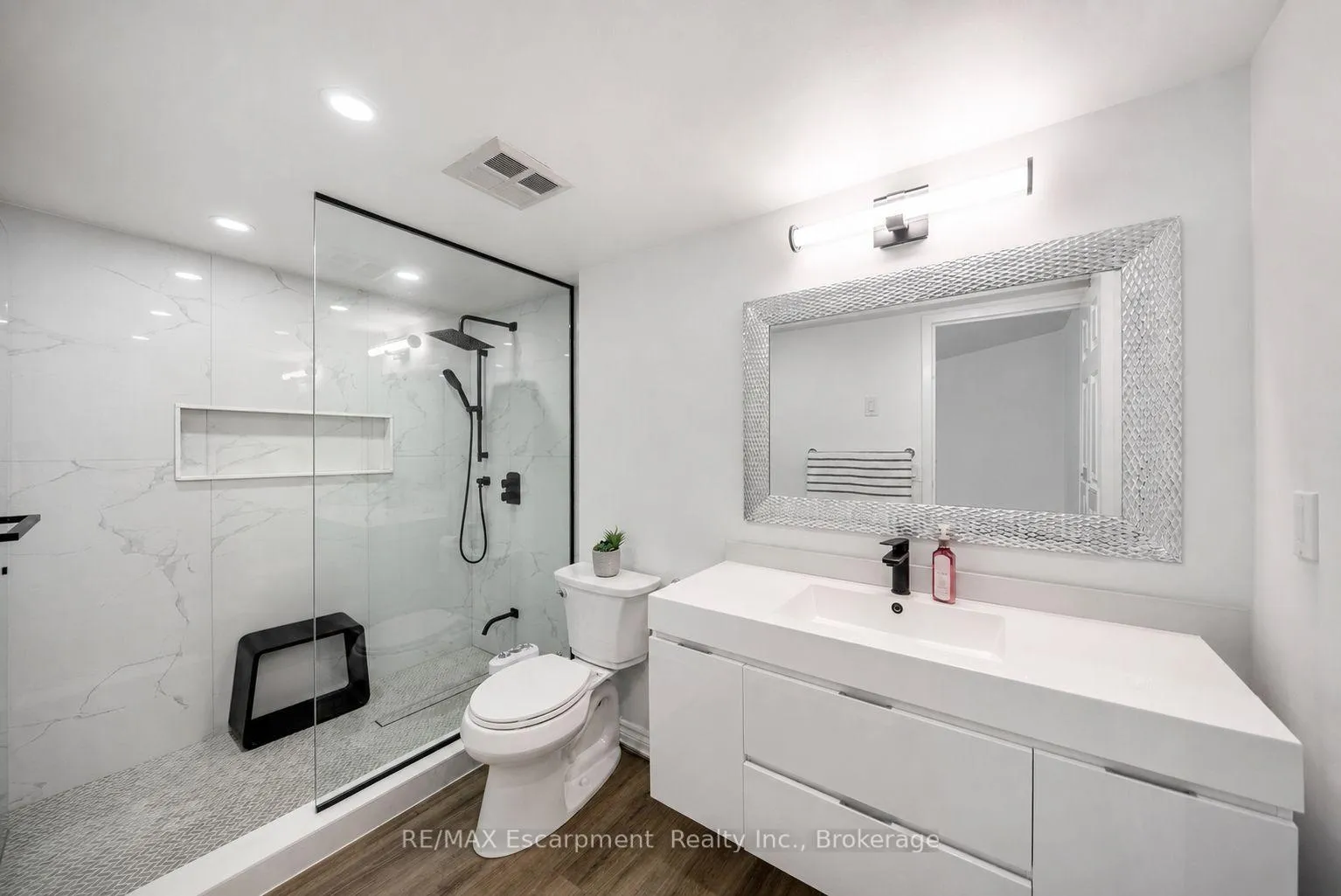 Photo 23 of Unit 301, 1237 North Shore Boulevard E, Burlington, Brant — HOMEH