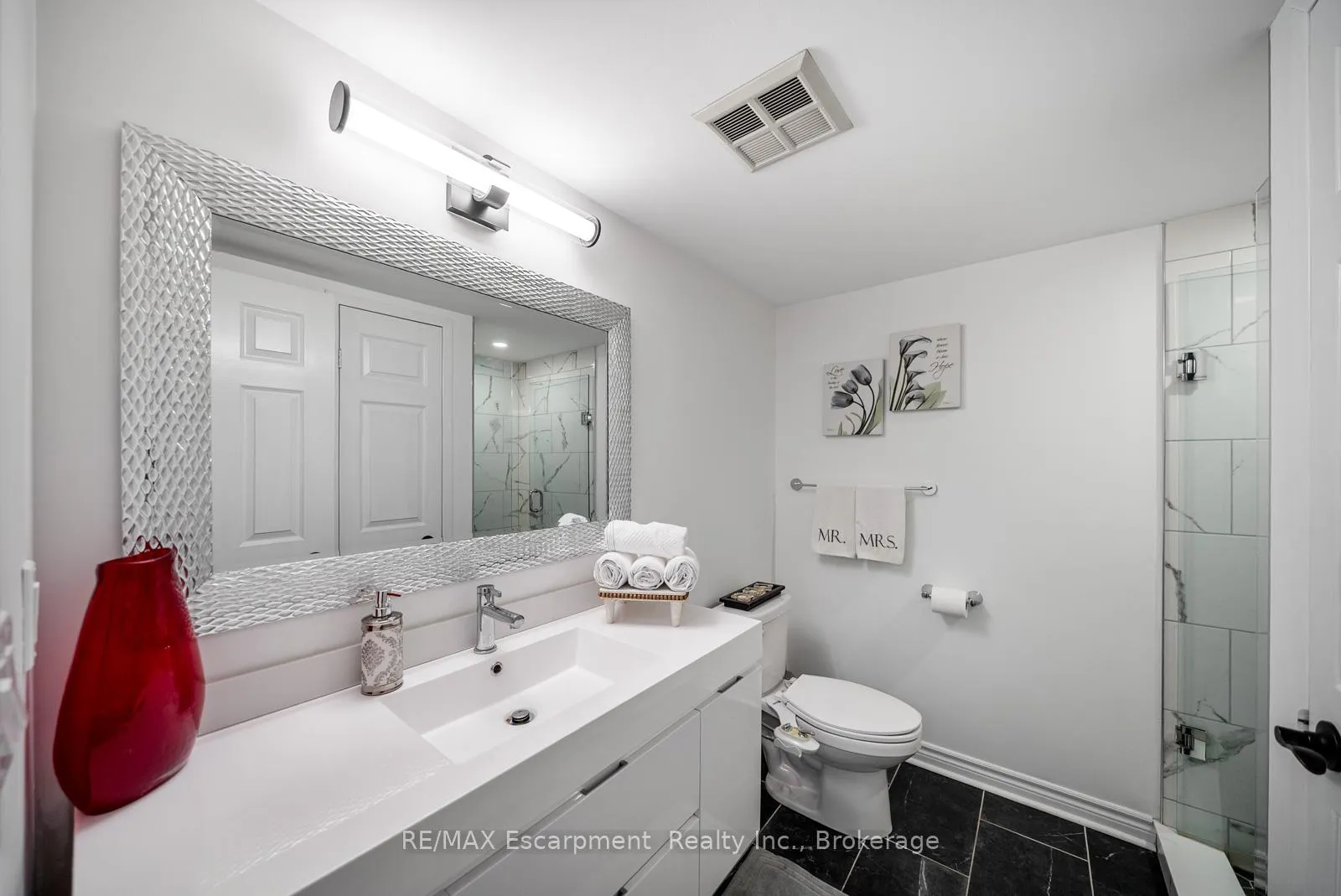 Photo 25 of Unit 301, 1237 North Shore Boulevard E, Burlington, Brant — HOMEH