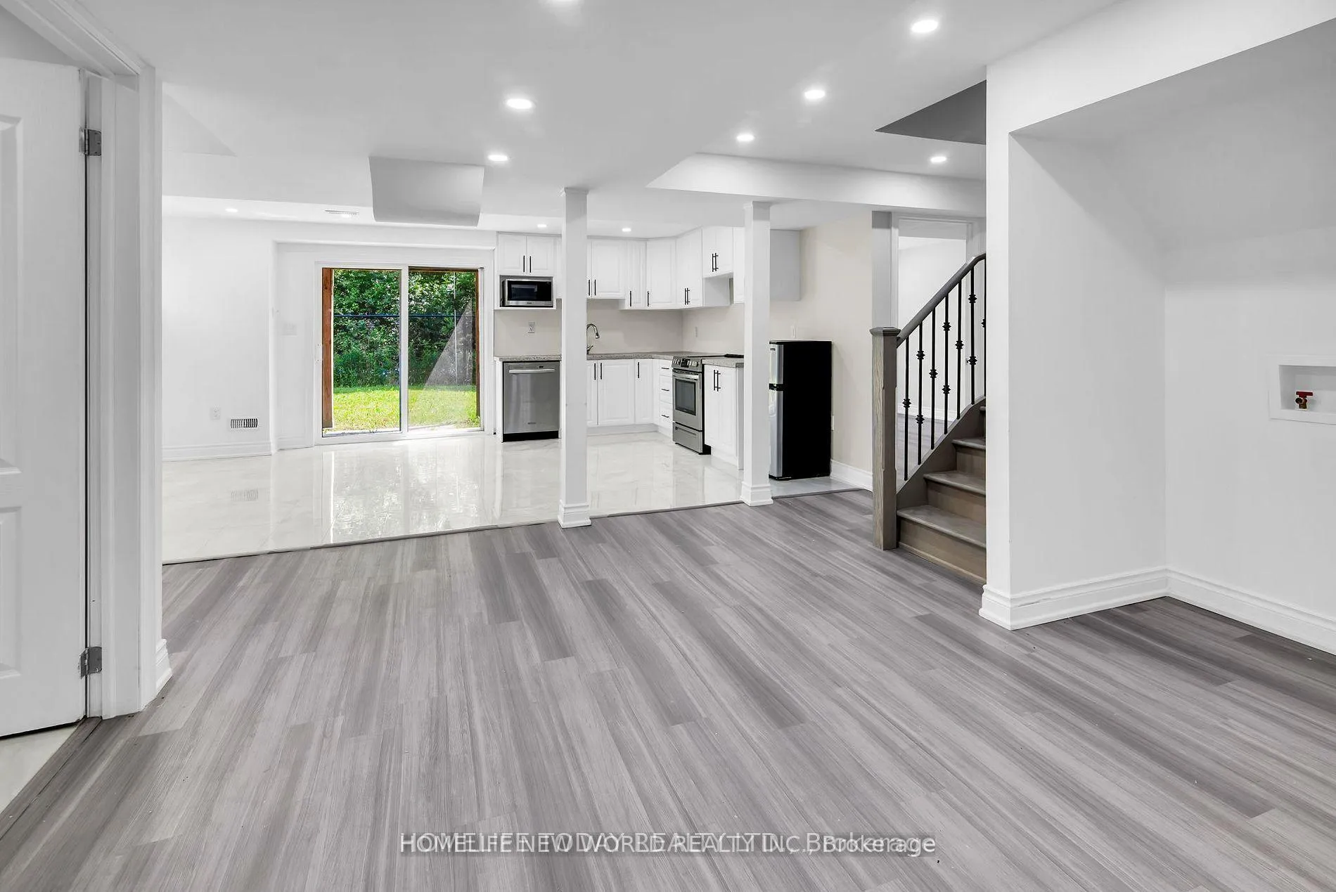 Photo 3 of 265 Bruce Cameron Drive, Clarington, Bowmanville — HOMEH