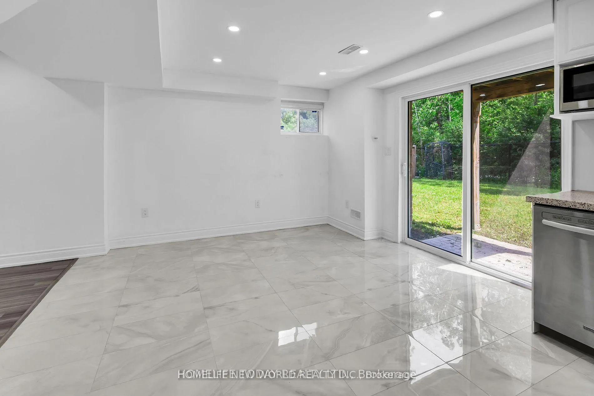 Photo 6 of 265 Bruce Cameron Drive, Clarington, Bowmanville — HOMEH