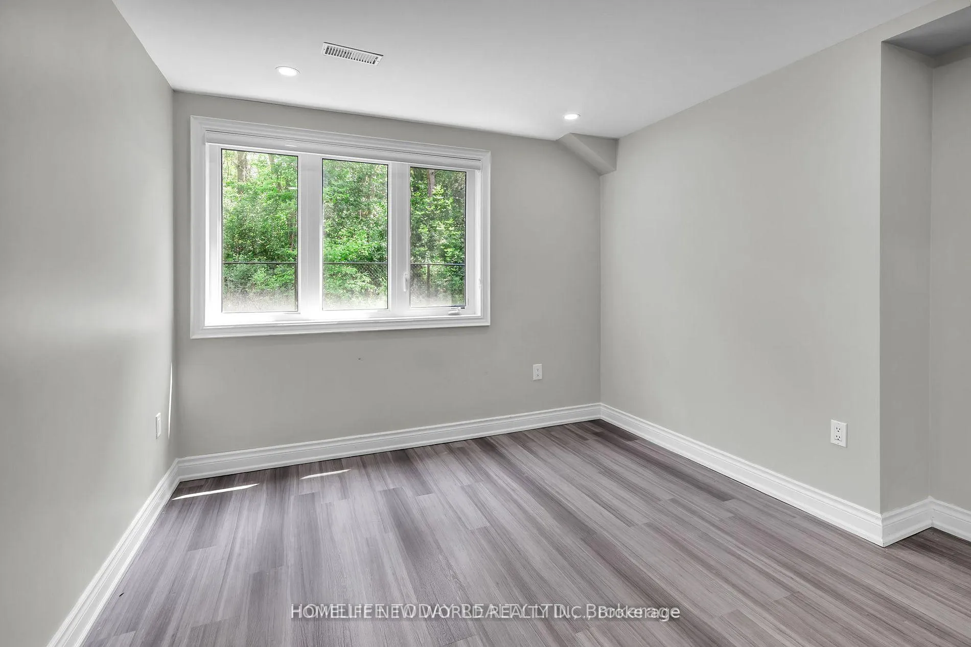 Photo 8 of 265 Bruce Cameron Drive, Clarington, Bowmanville — HOMEH
