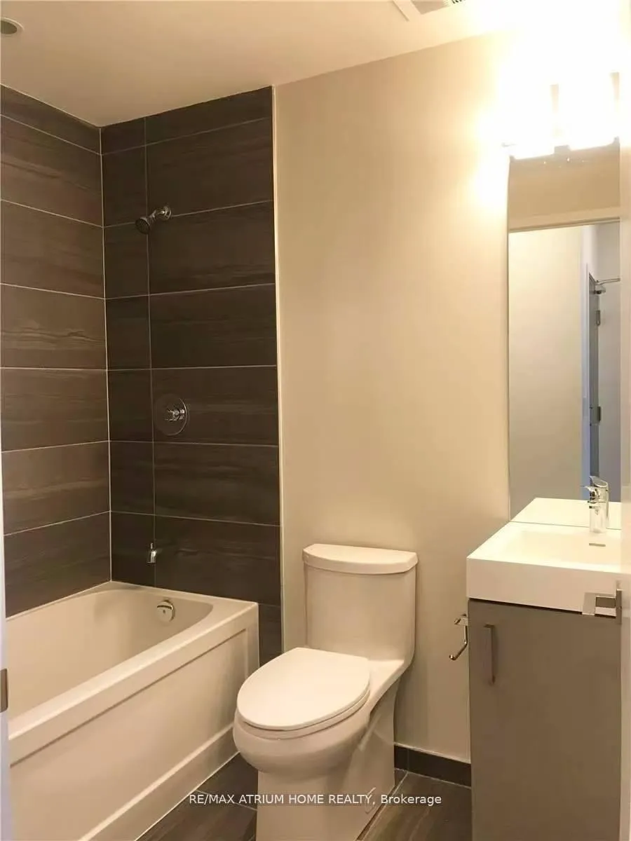 Photo 5 of Unit 808, 17 Dundonald Street, Toronto, Church-Yonge Corridor — HOMEH