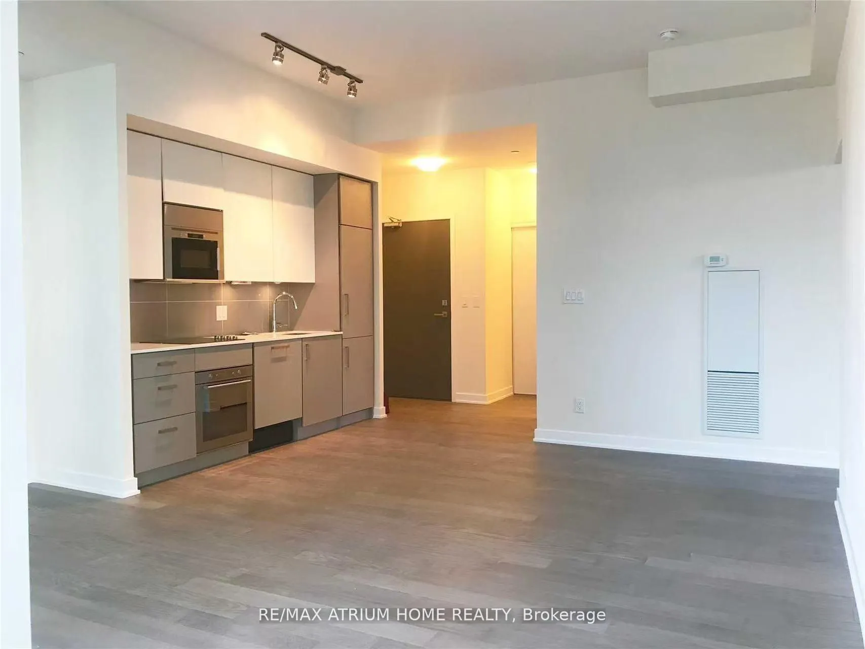 Photo 8 of Unit 808, 17 Dundonald Street, Toronto, Church-Yonge Corridor — HOMEH