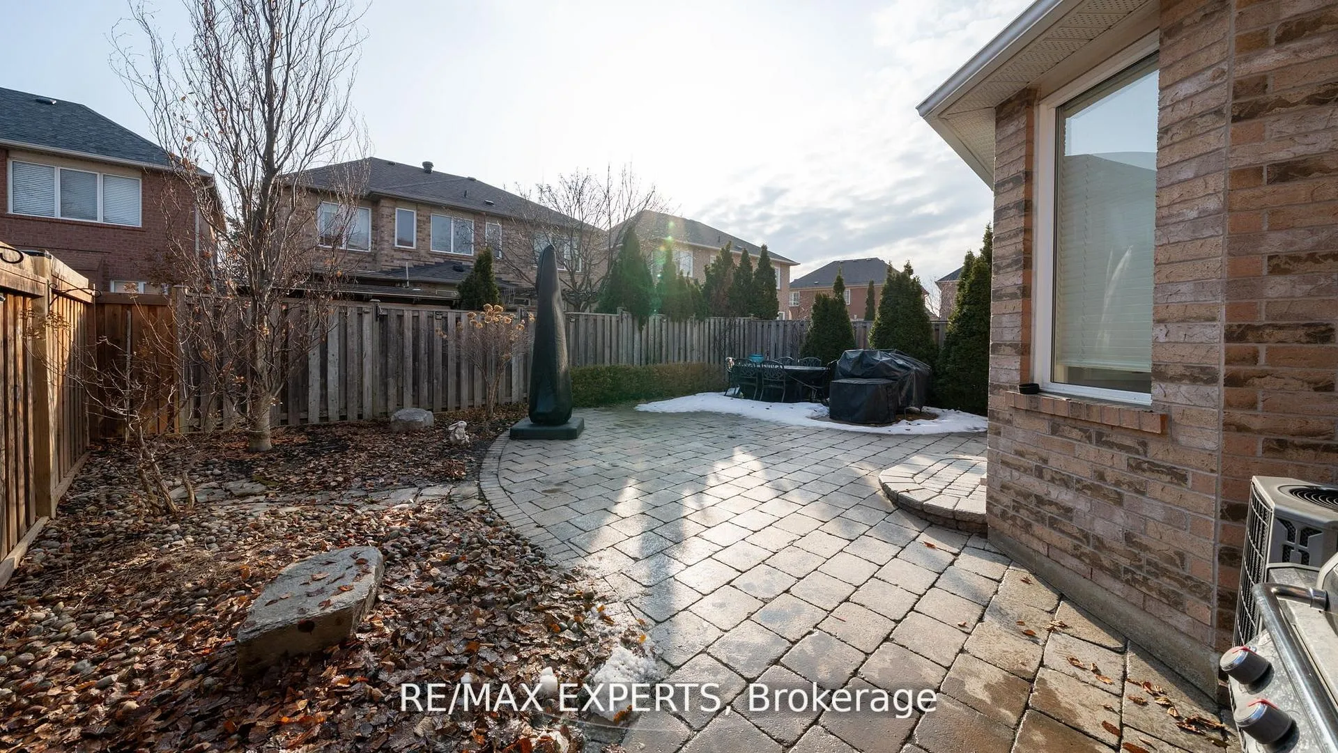 Photo 40 of 11 Crew Crescent, Vaughan, Maple — HOMEH
