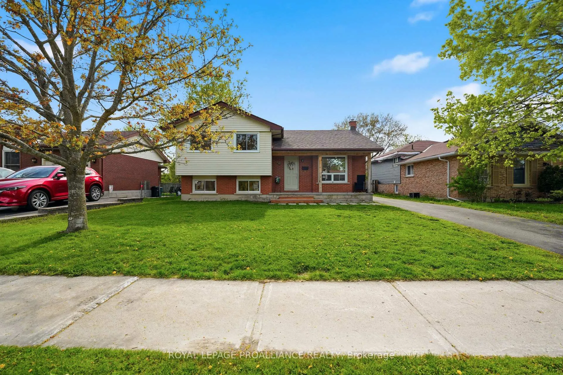 Photo 1 of 18 Alnet Drive, Belleville, Belleville Ward — HOMEH
