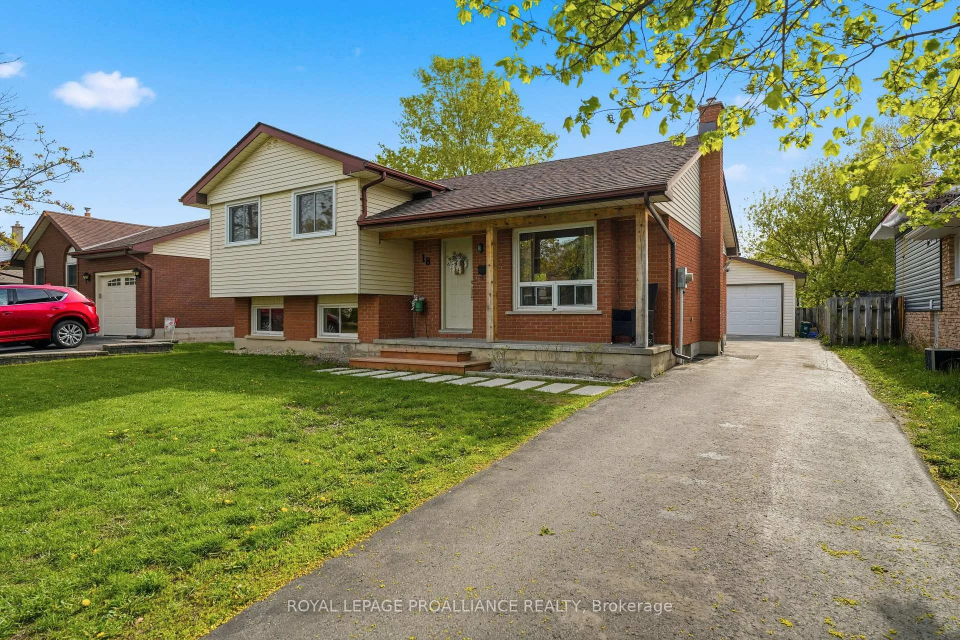Photo 3 of 18 Alnet Drive, Belleville, Belleville Ward — HOMEH