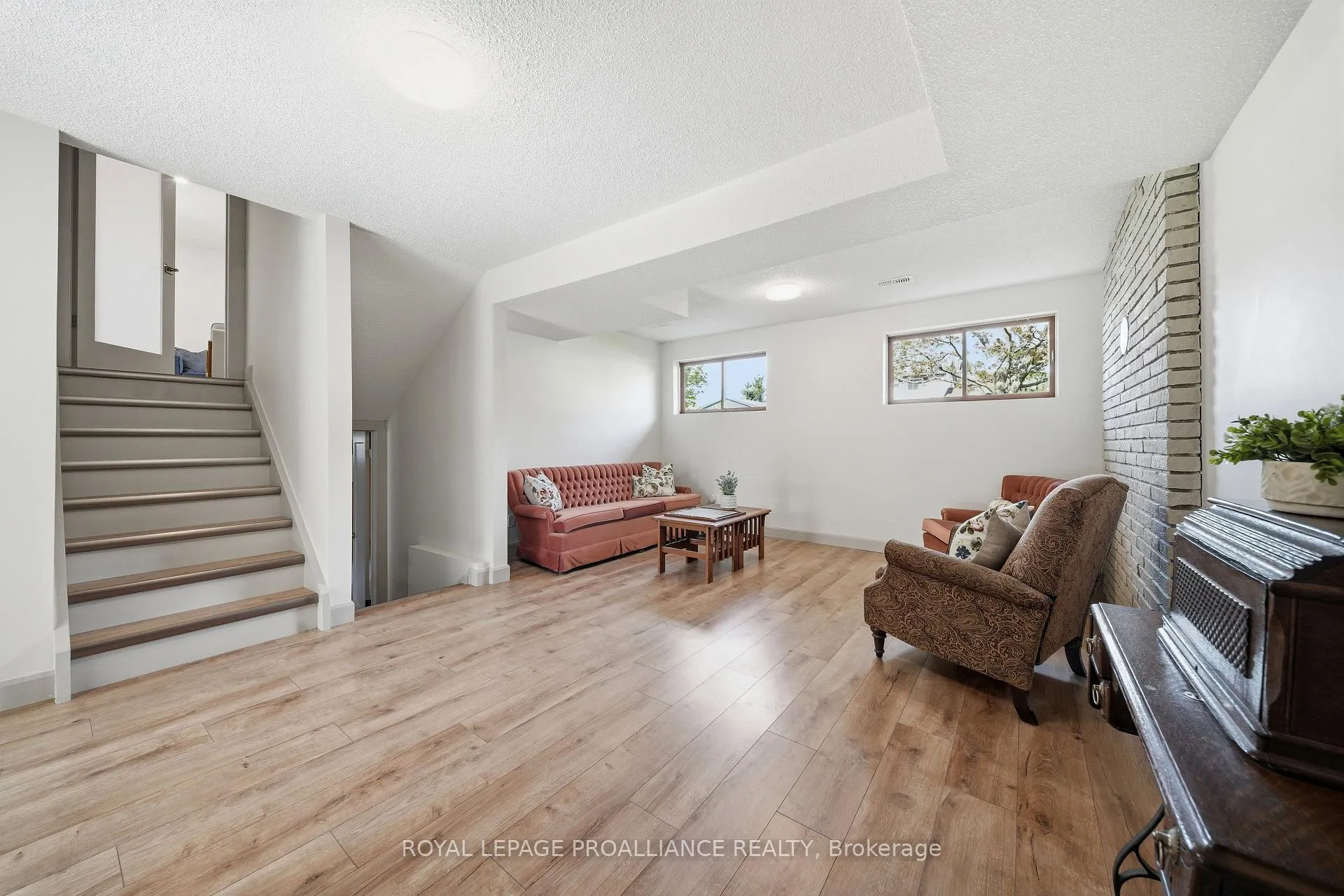 Photo 33 of 18 Alnet Drive, Belleville, Belleville Ward — HOMEH