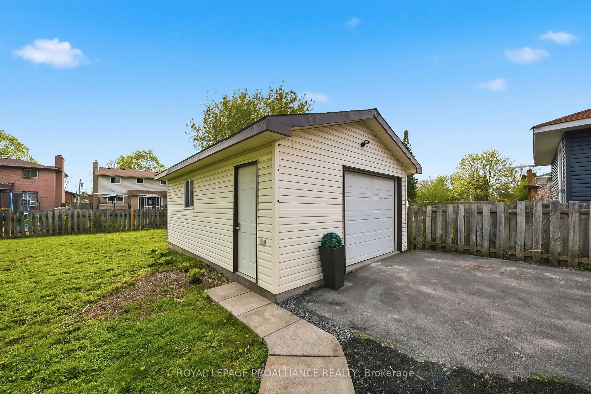 Photo 36 of 18 Alnet Drive, Belleville, Belleville Ward — HOMEH