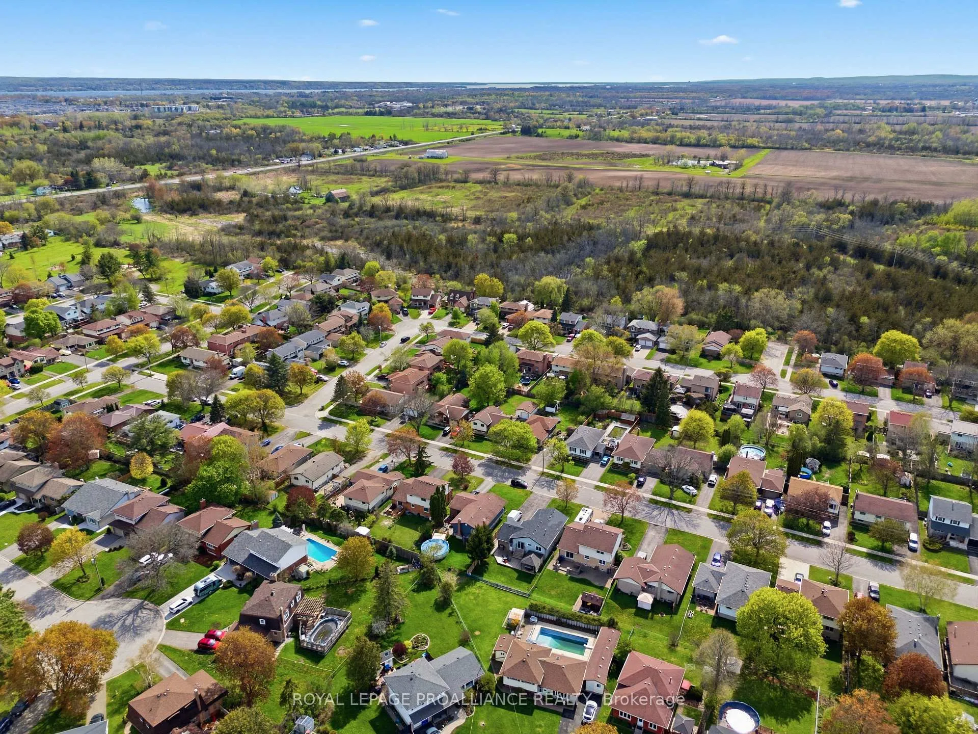 Photo 47 of 18 Alnet Drive, Belleville, Belleville Ward — HOMEH