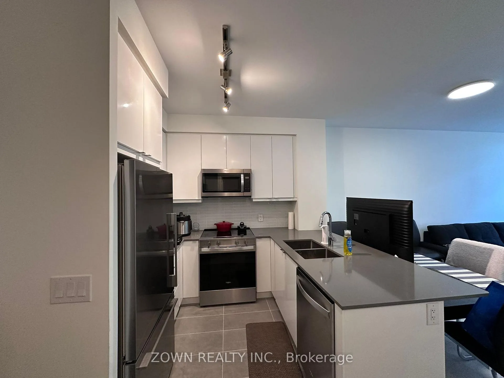 Photo 3 of Unit 225, 3270 Sheppard Avenue E, Scarborough, Tam O'Shanter-Sullivan — HOMEH