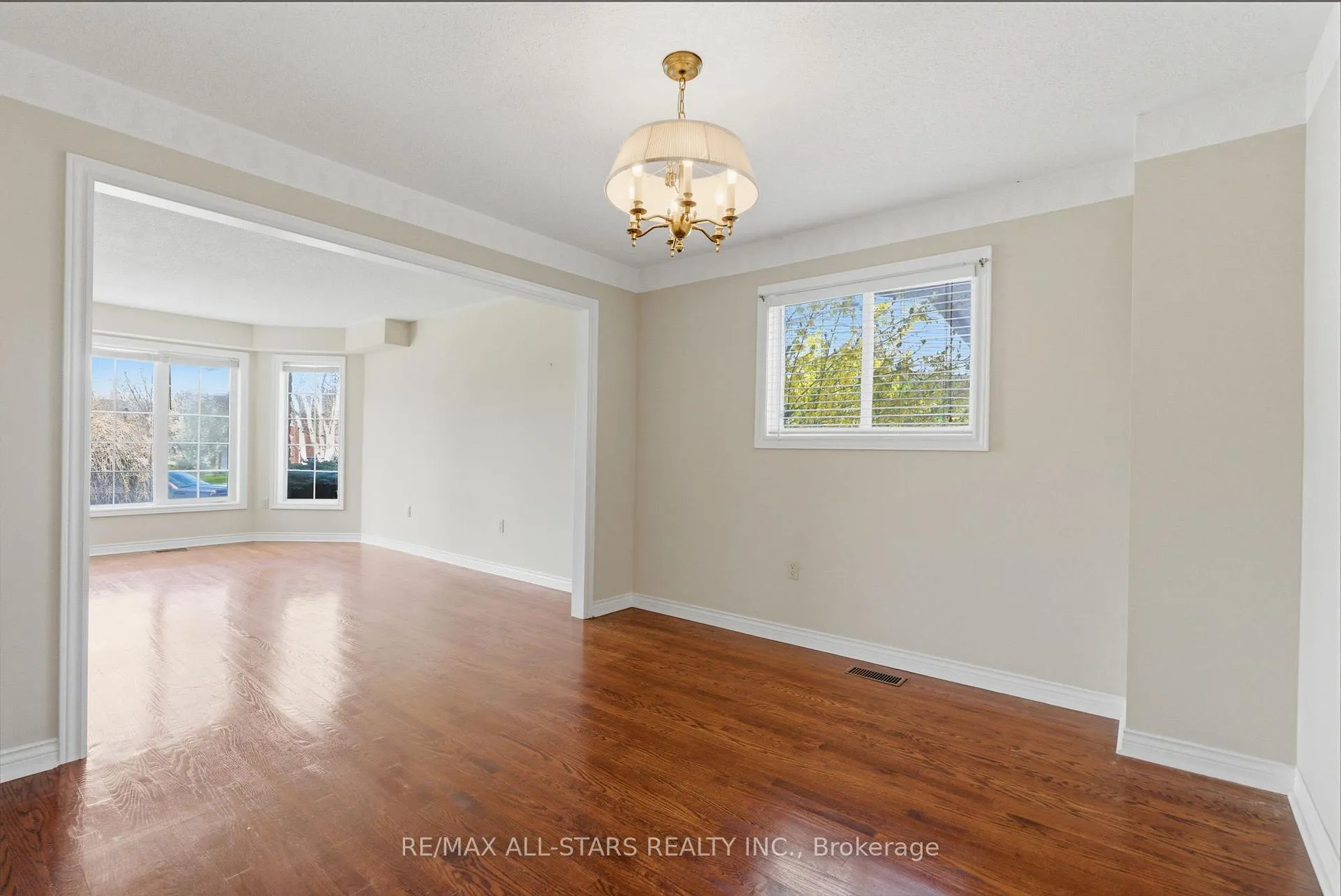 Photo 6 of 7 Remion Crescent, Uxbridge — HOMEH