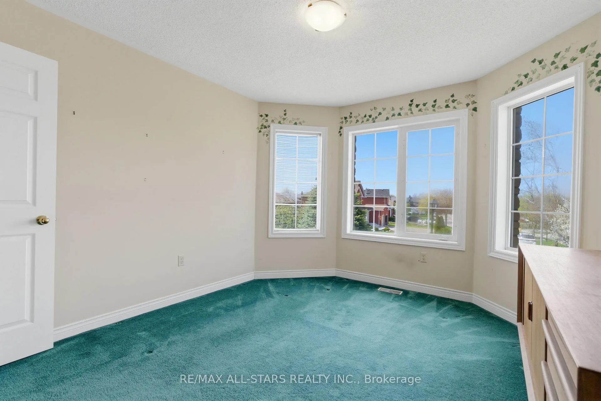 Photo 27 of 7 Remion Crescent, Uxbridge — HOMEH