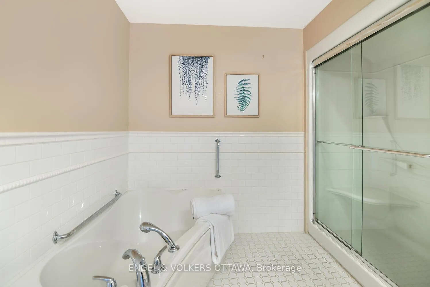 Photo 36 of Unit 1504, 15 St Andrew Street, Brockville — HOMEH