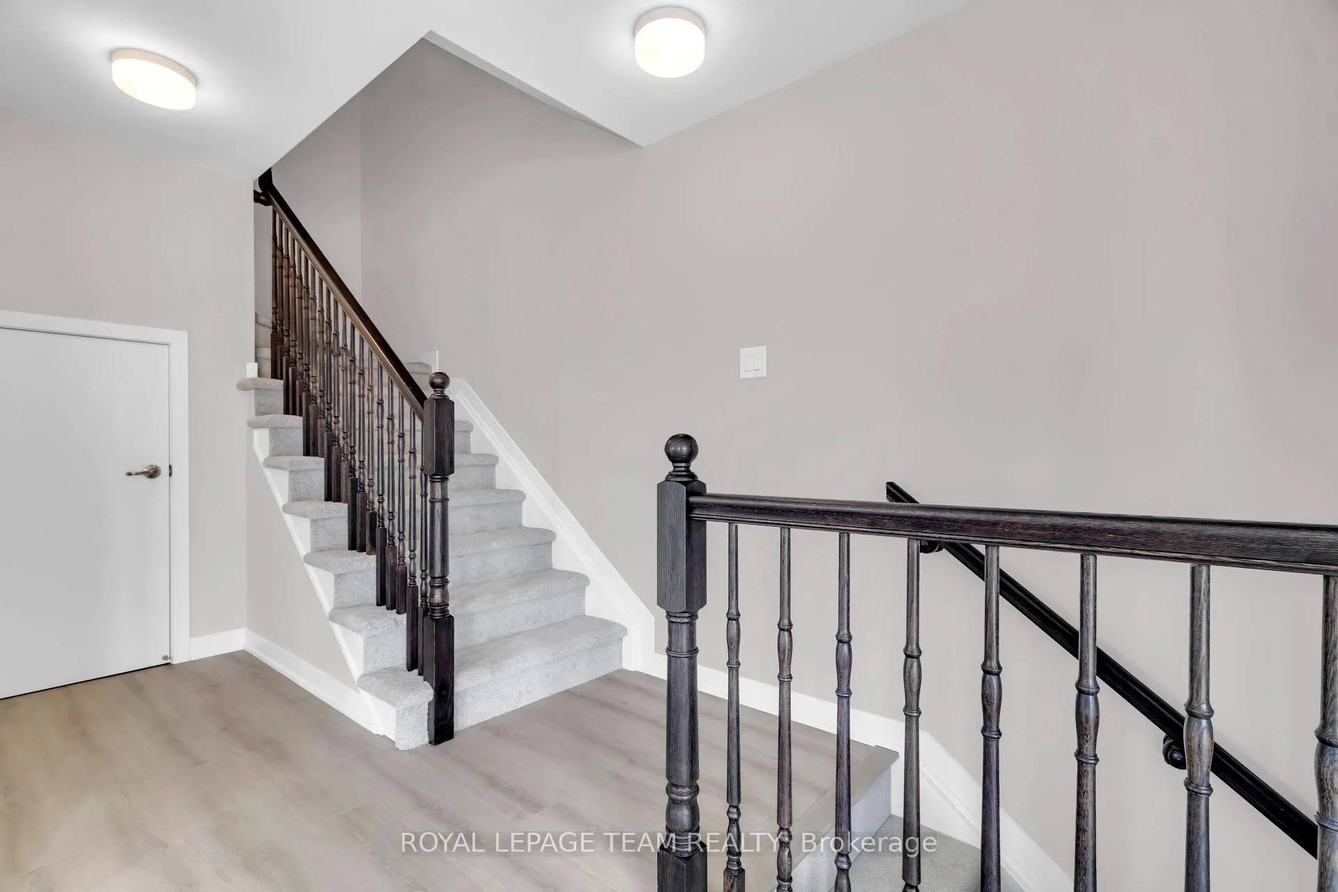 Photo 2 of 810 Parnian Private, Ottawa, Barrhaven - Half Moon Bay — HOMEH