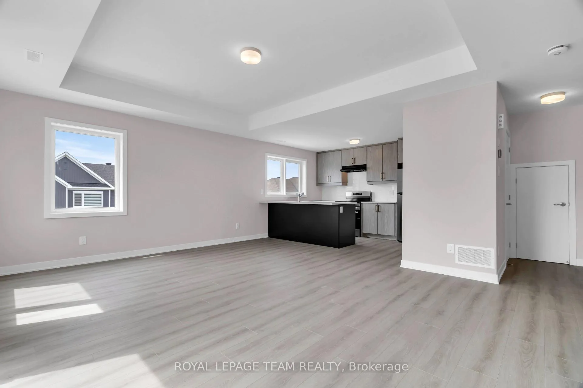 Photo 5 of 810 Parnian Private, Ottawa, Barrhaven - Half Moon Bay — HOMEH