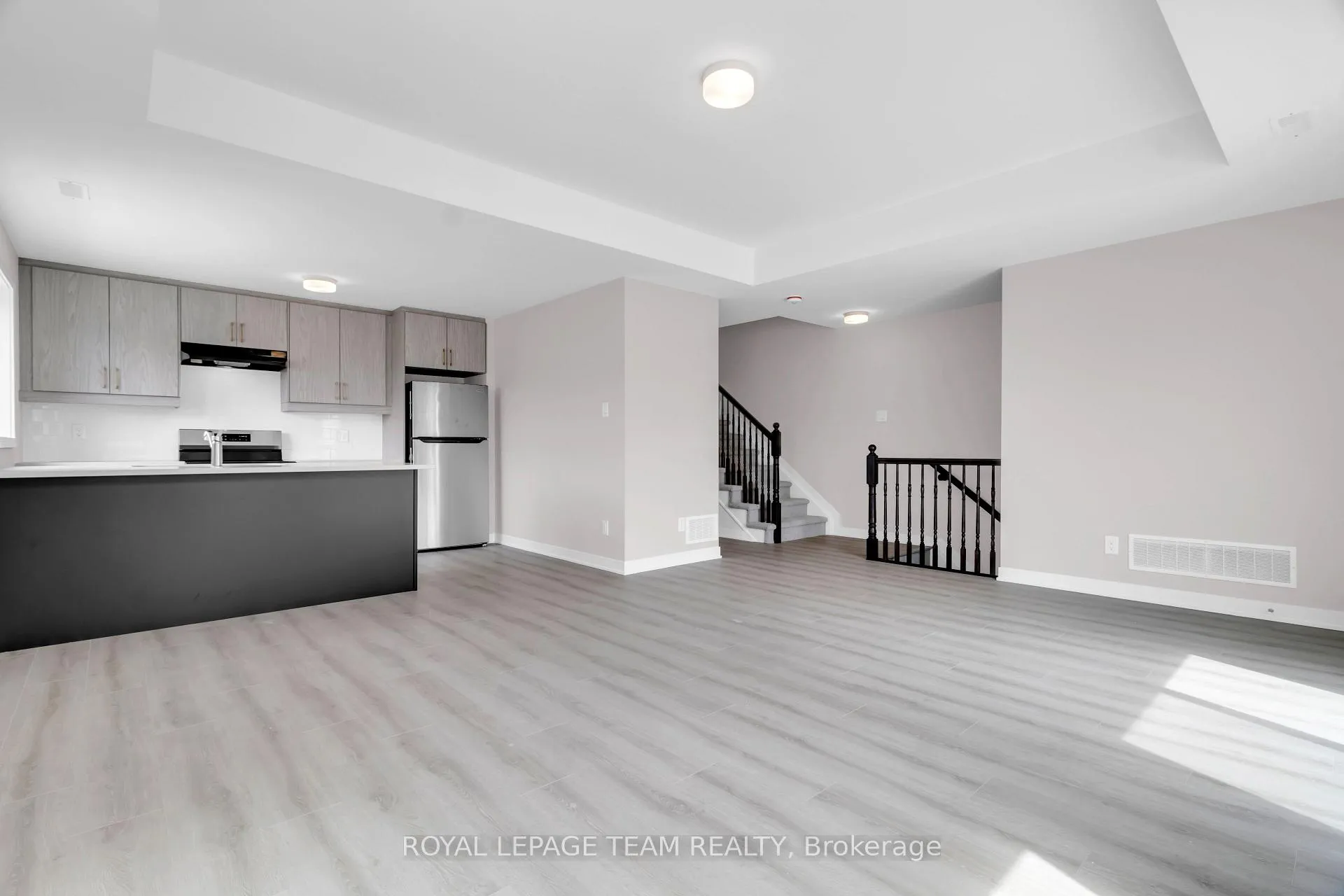 Photo 6 of 810 Parnian Private, Ottawa, Barrhaven - Half Moon Bay — HOMEH