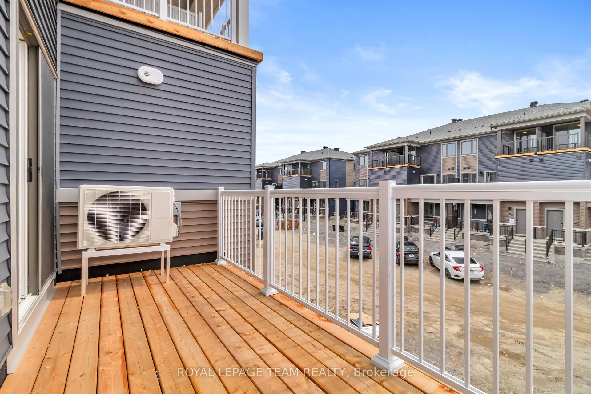 Photo 9 of 810 Parnian Private, Ottawa, Barrhaven - Half Moon Bay — HOMEH
