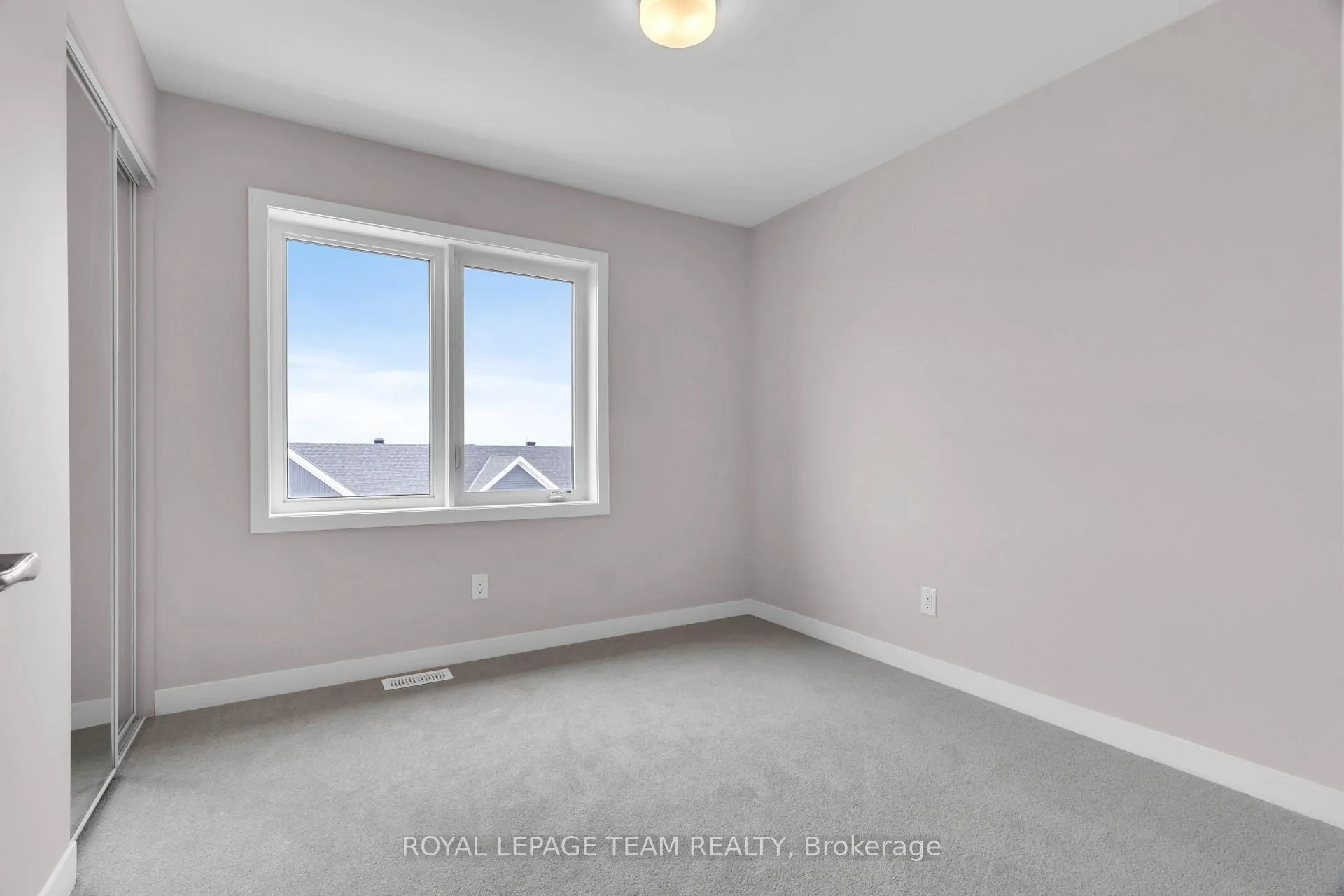 Photo 12 of 810 Parnian Private, Ottawa, Barrhaven - Half Moon Bay — HOMEH