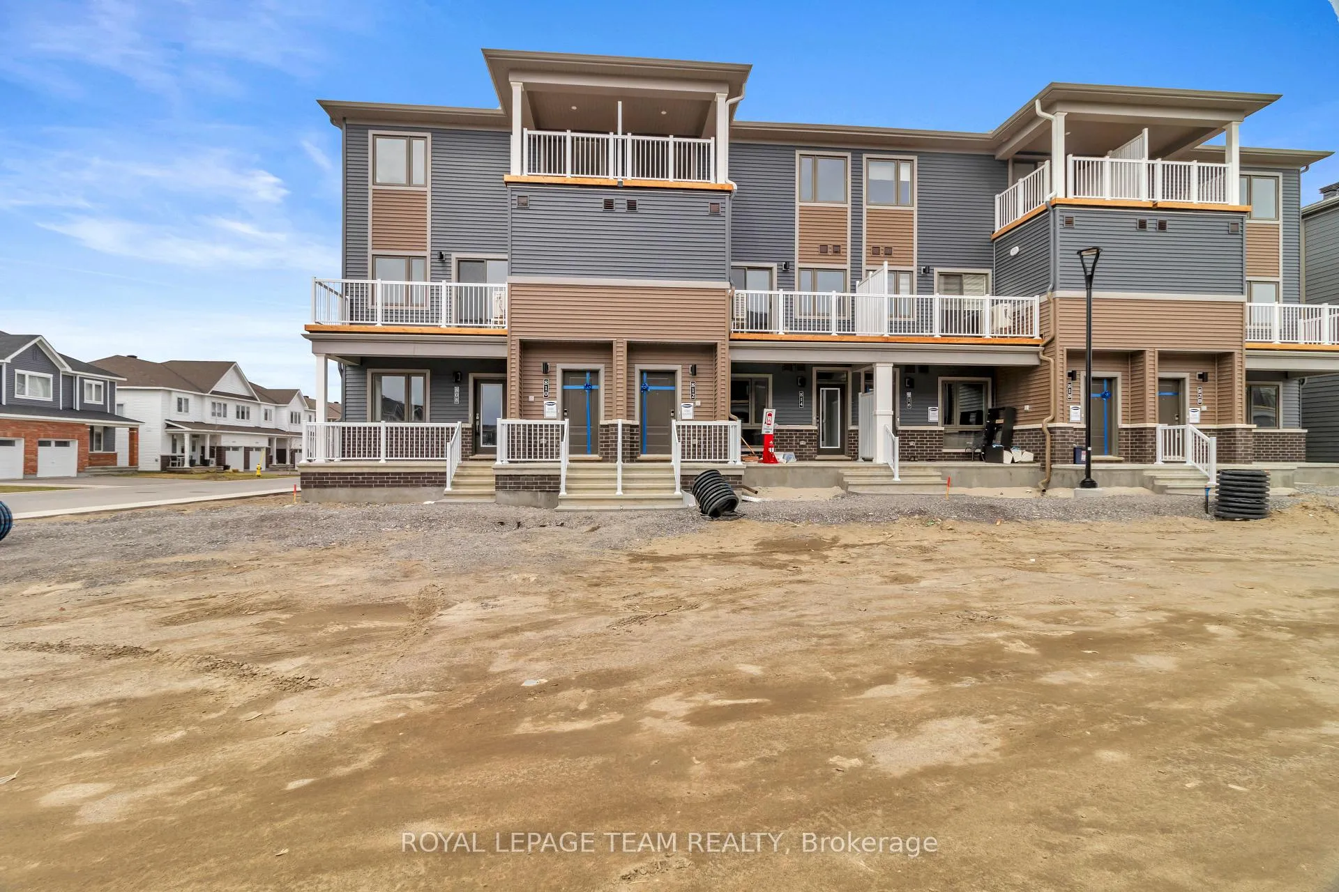 Photo 21 of 810 Parnian Private, Ottawa, Barrhaven - Half Moon Bay — HOMEH