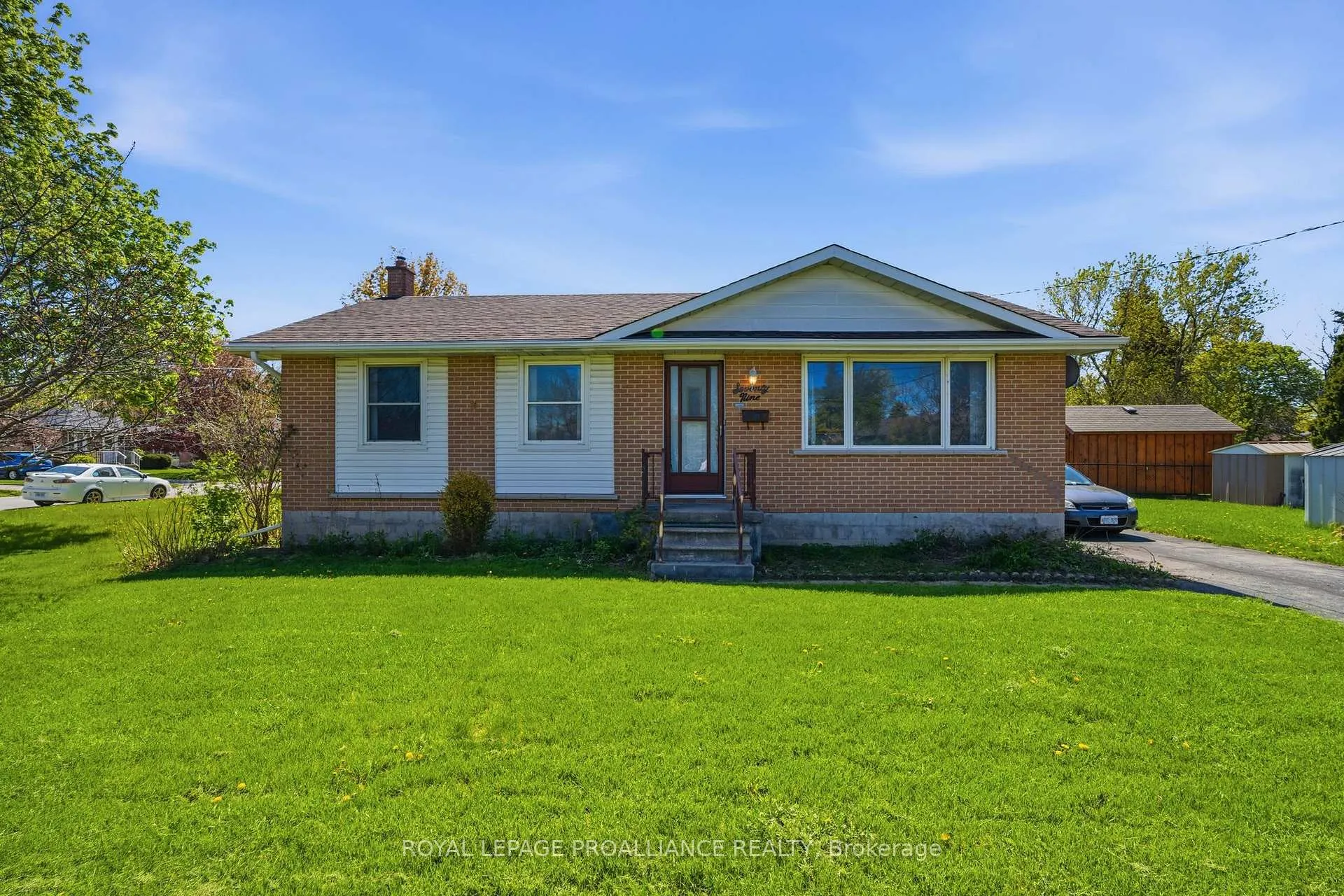 Photo 2 of 79 Cascade Boulevard, Belleville, Belleville Ward — HOMEH